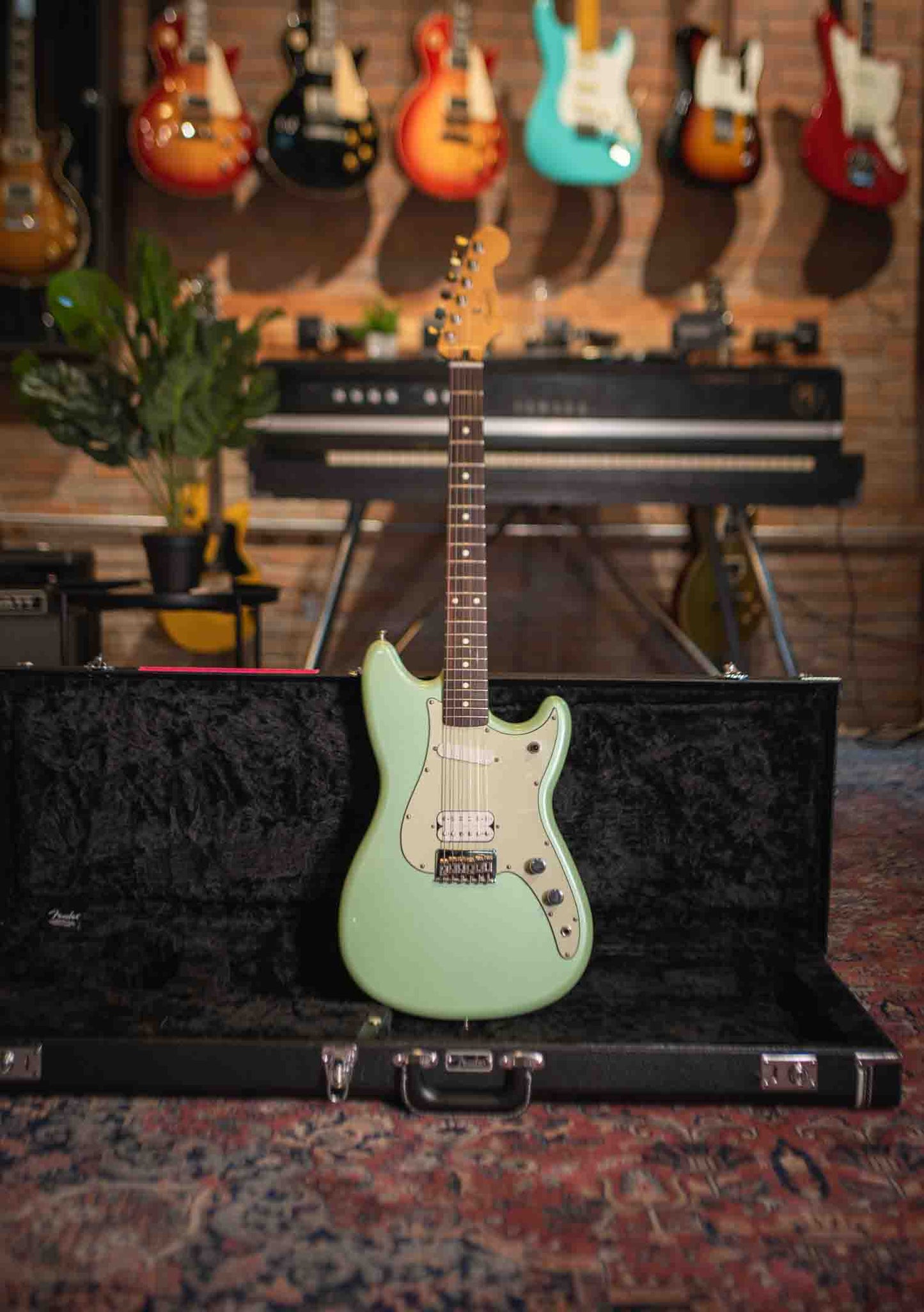 Fender Offset Series Duosonic HS Surf Pearl usada año 2017 (incluye hard case) - Guitarra eléctrica