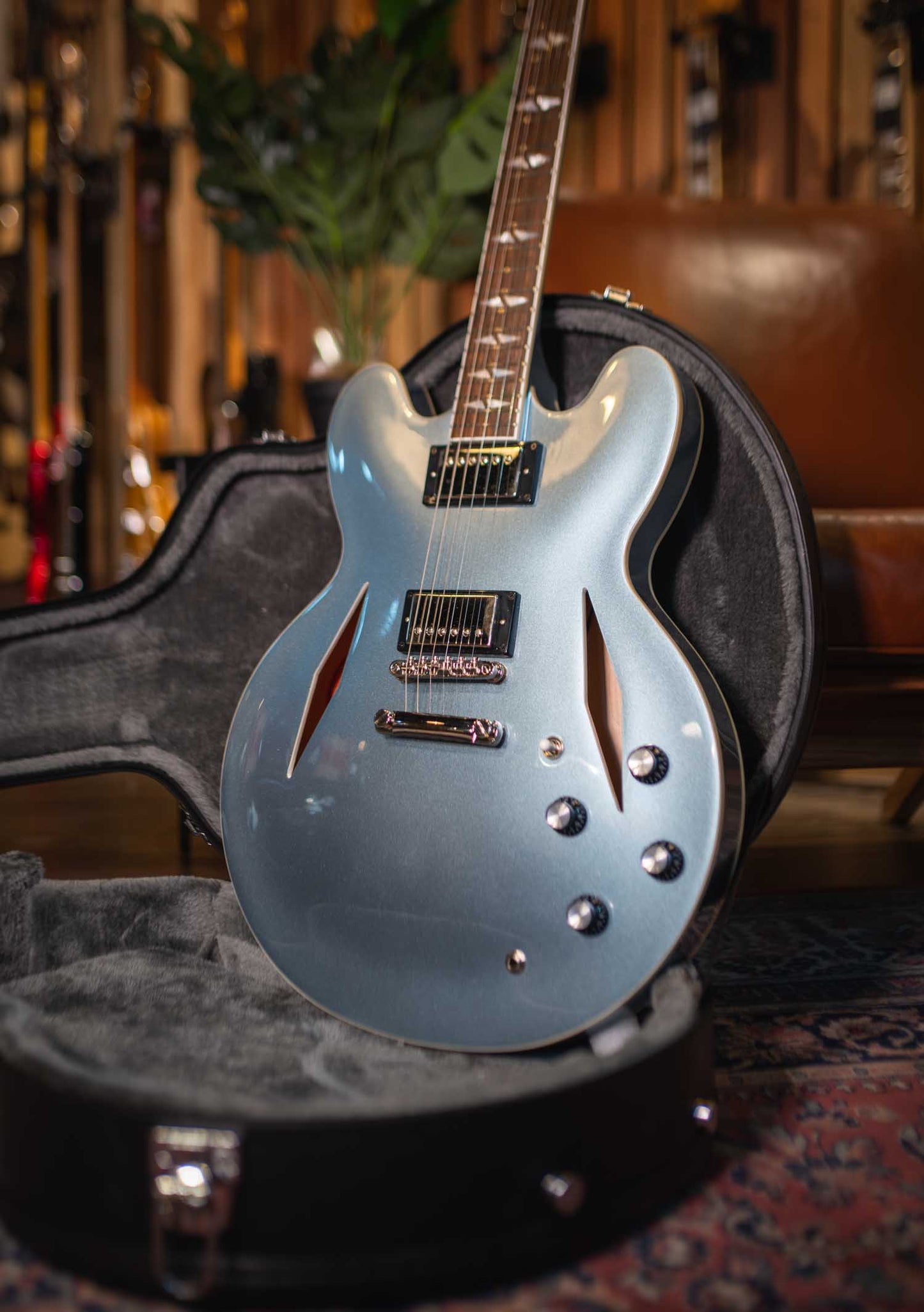 Epiphone Dave Grohl DG-335 Pelham Blue usada año 2023 - Guitarra eléctrica