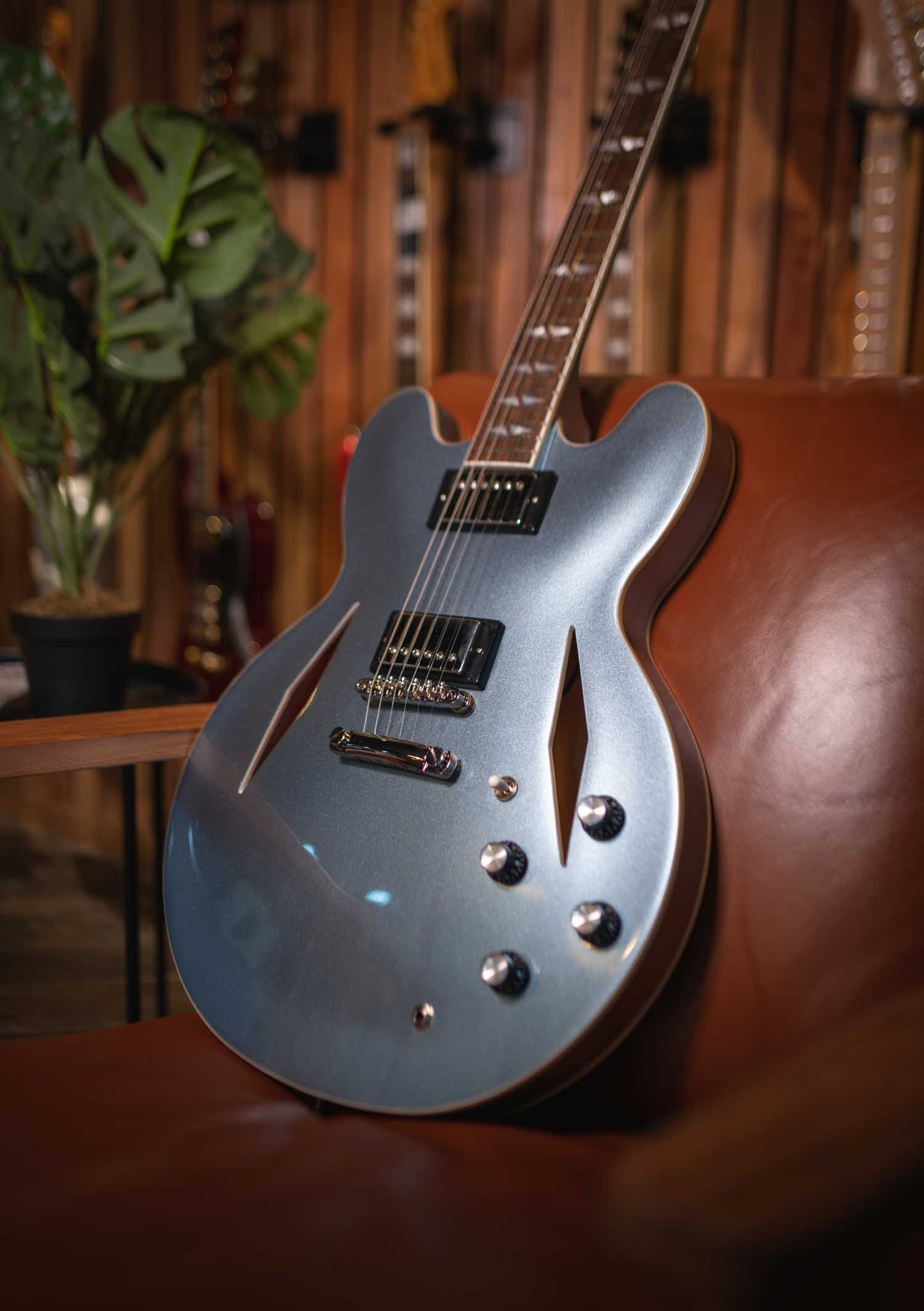 Epiphone Dave Grohl DG-335 Pelham Blue usada año 2023 - Guitarra eléctrica
