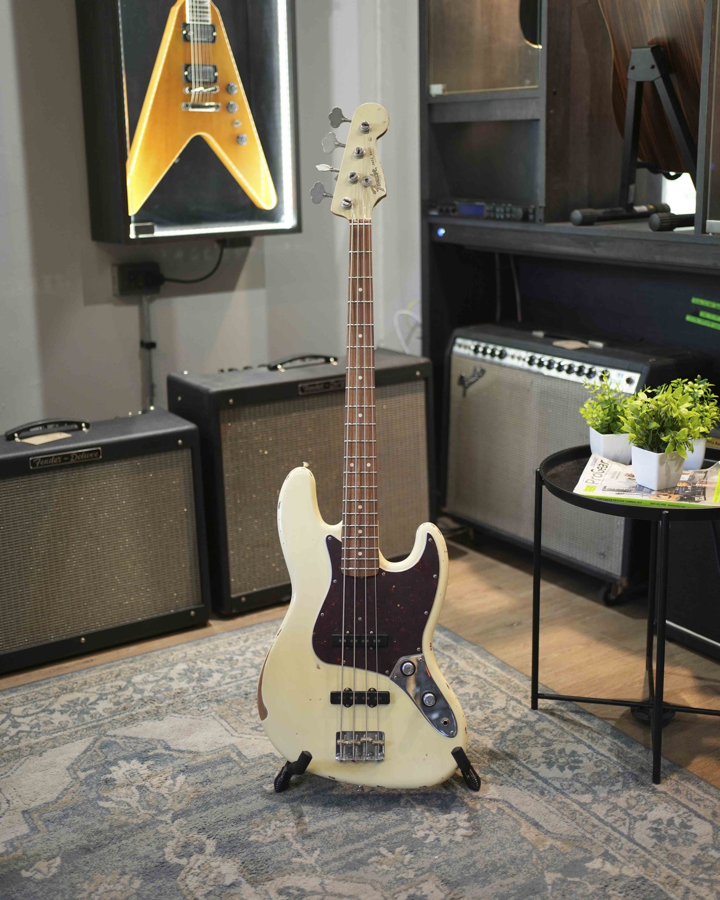 Fender 60th Anniversary Road Worn Jazz Bass usado año 2020 Olympic White (incluye Soft case Mono) - Bajo eléctrico
