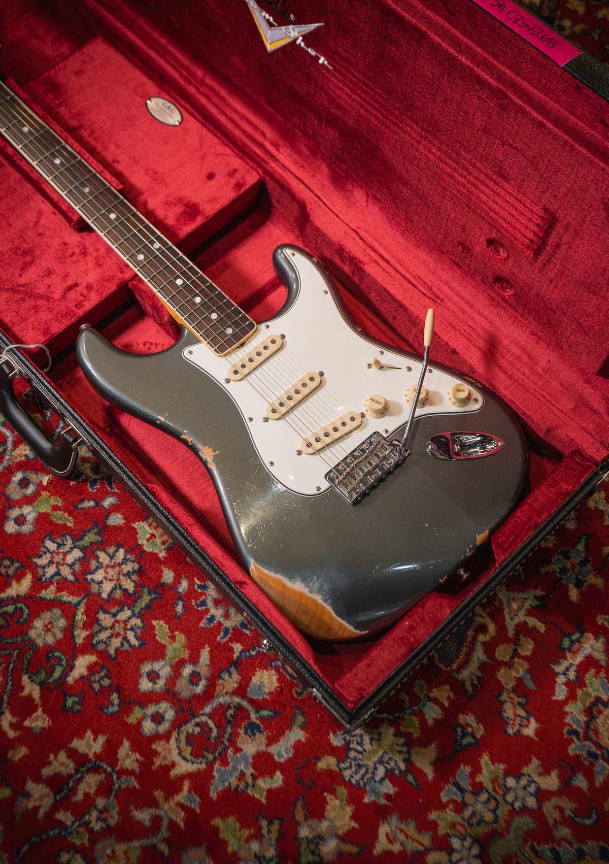 Fender Custom Shop 67 Strat relic Charcoal Frost Metallic usada año 2023 (incluye hardcase) - Guitarra eléctrica