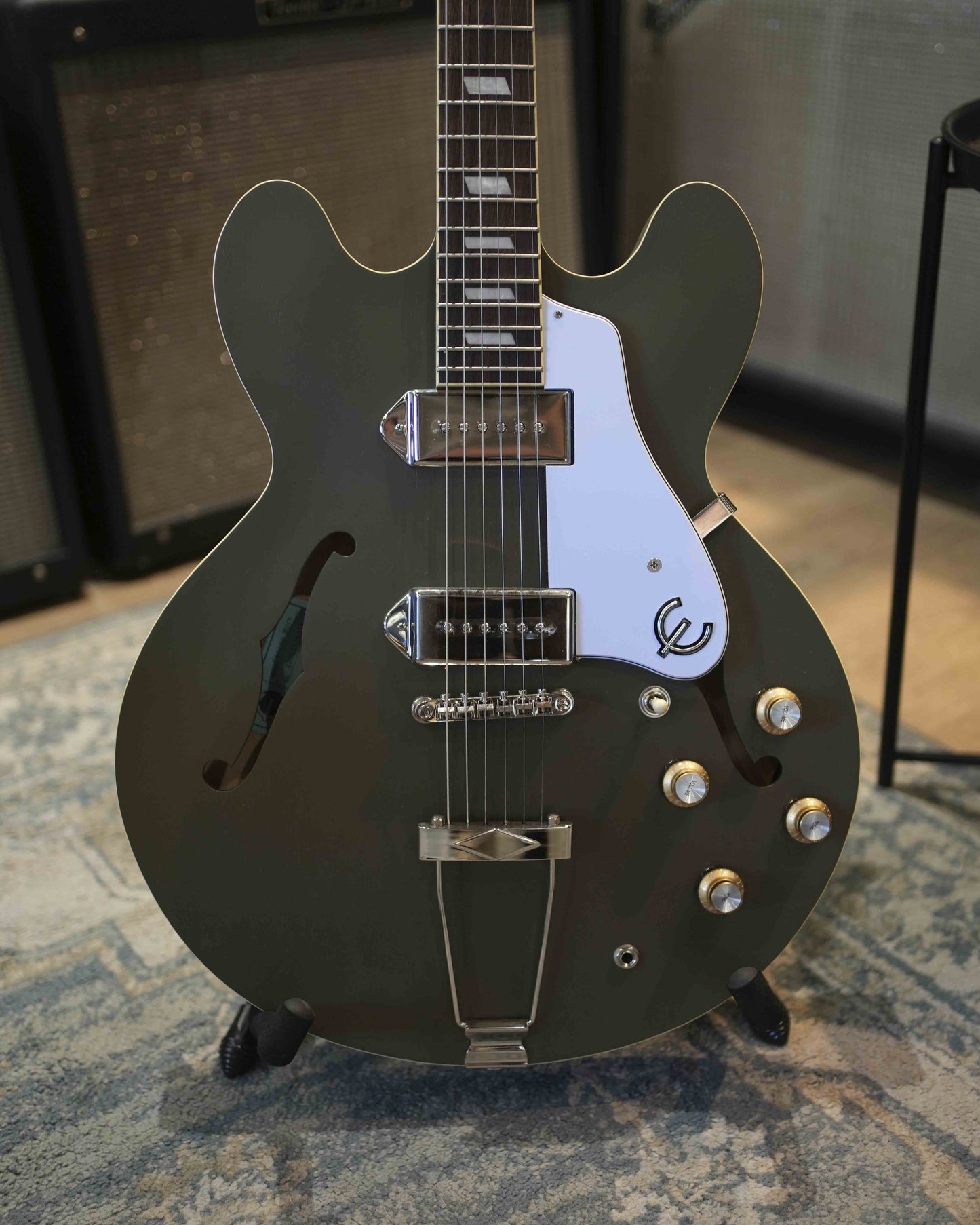 Guitarra eléctrica Epiphone Casino Worn año 2022 incluye case