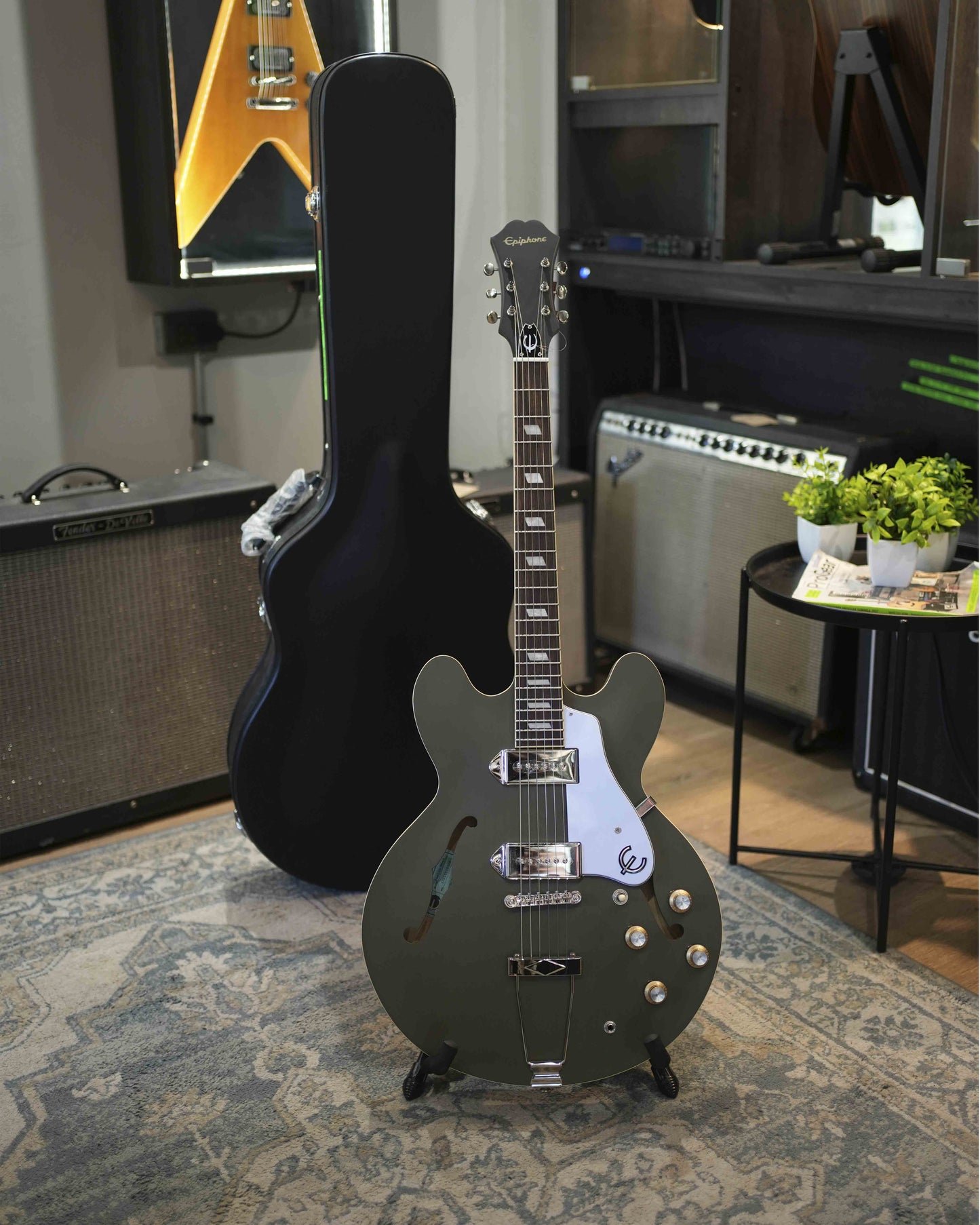 Guitarra eléctrica Epiphone Casino Worn año 2022 incluye case