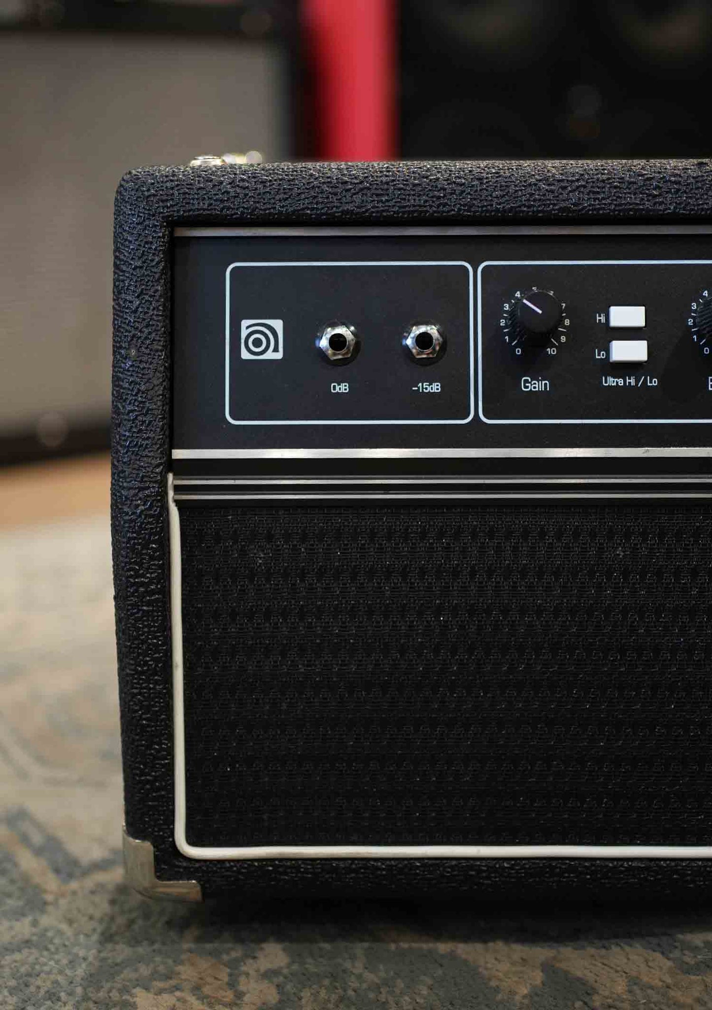 Cabezal de bajo Ampeg SVT Classic usado 2-4 omhs