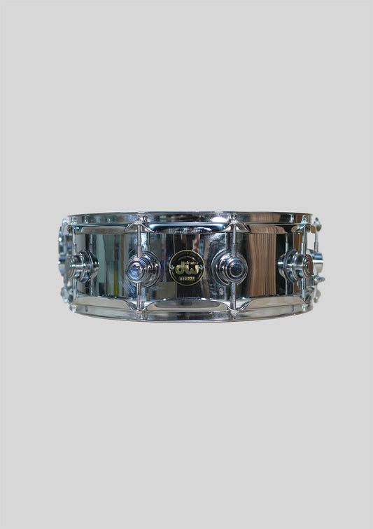 Caja DW Collectors 14x5 heavy chrome over brass snare drum usada - 1990s