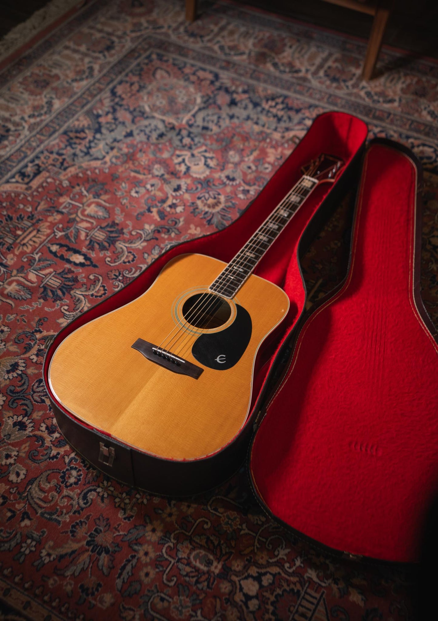 Epiphone FT550 usada (incluye hard case) Made in Japan - Guitarra acústica