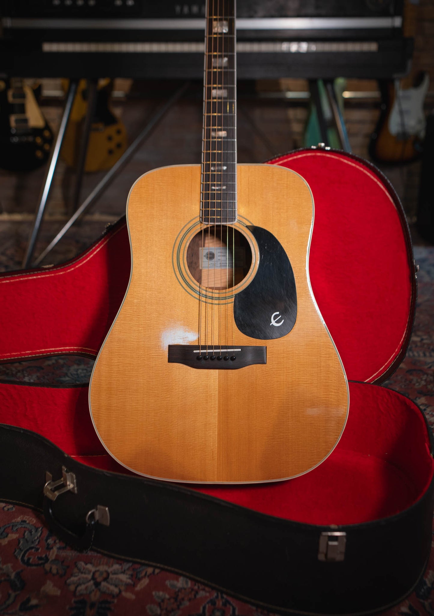 Epiphone FT550 usada (incluye hard case) Made in Japan - Guitarra acústica