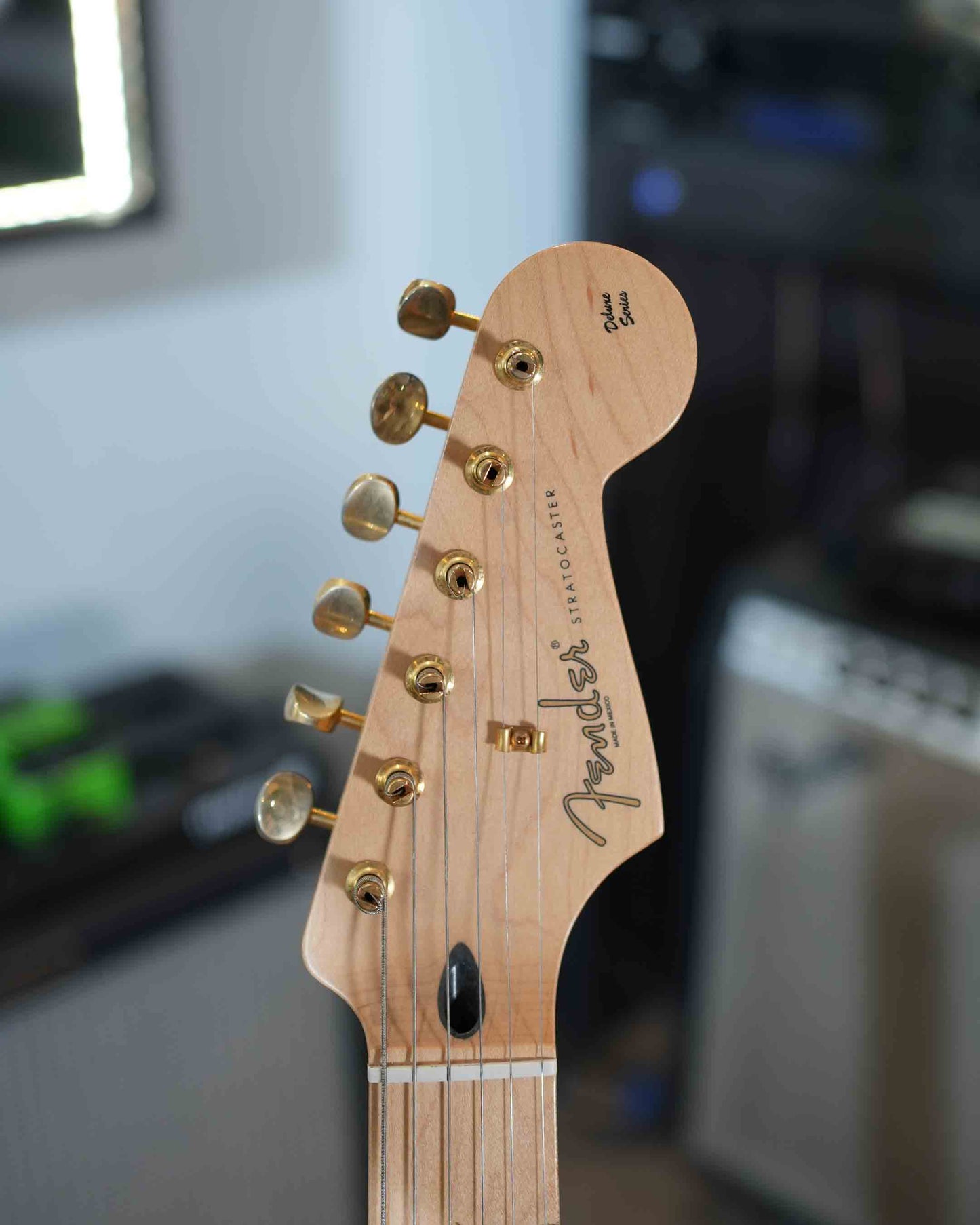 Fender Deluxe Players Stratocaster 3-color sunburst usada año 2015 incluye case - Guitarra eléctrica