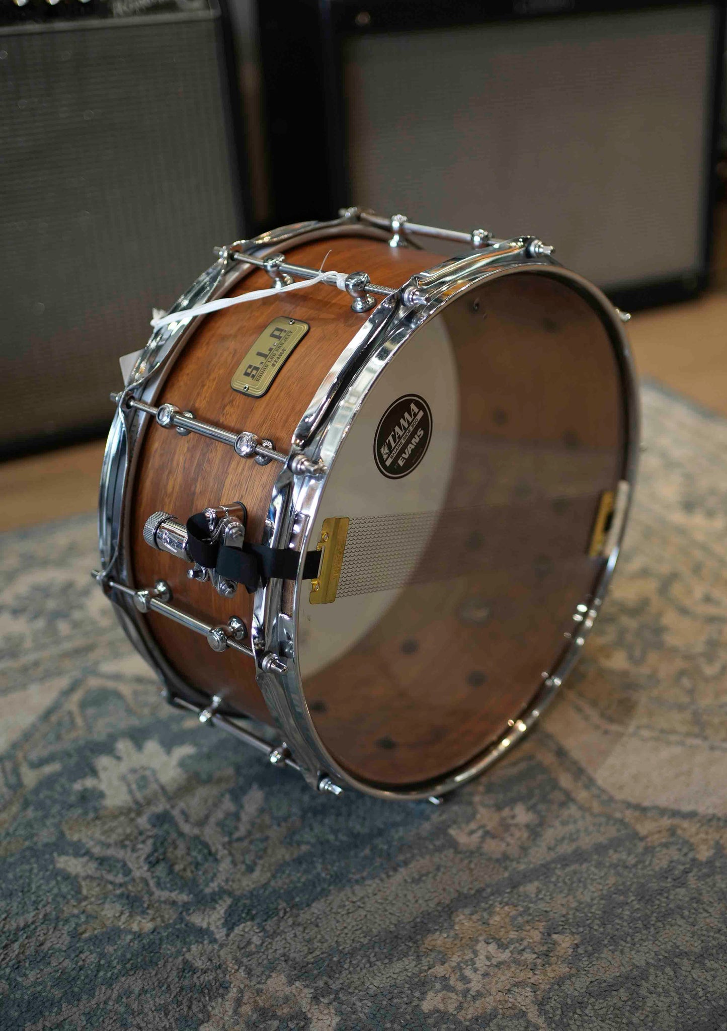 Caja Tama S.L.P Bold Spotted Gum usada