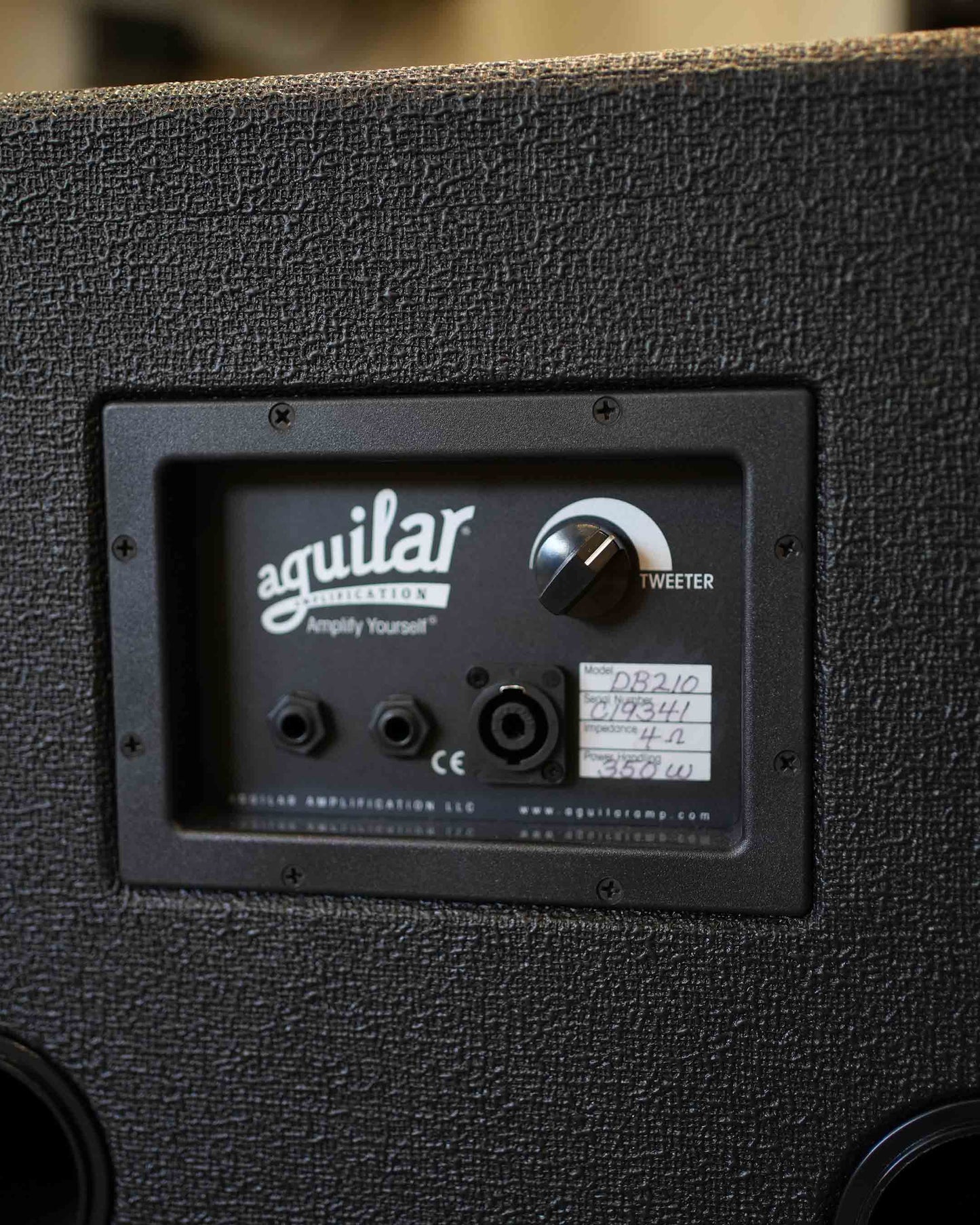 Gabiente de bajo Aguilar DB210 2x10 4 ohms 350w