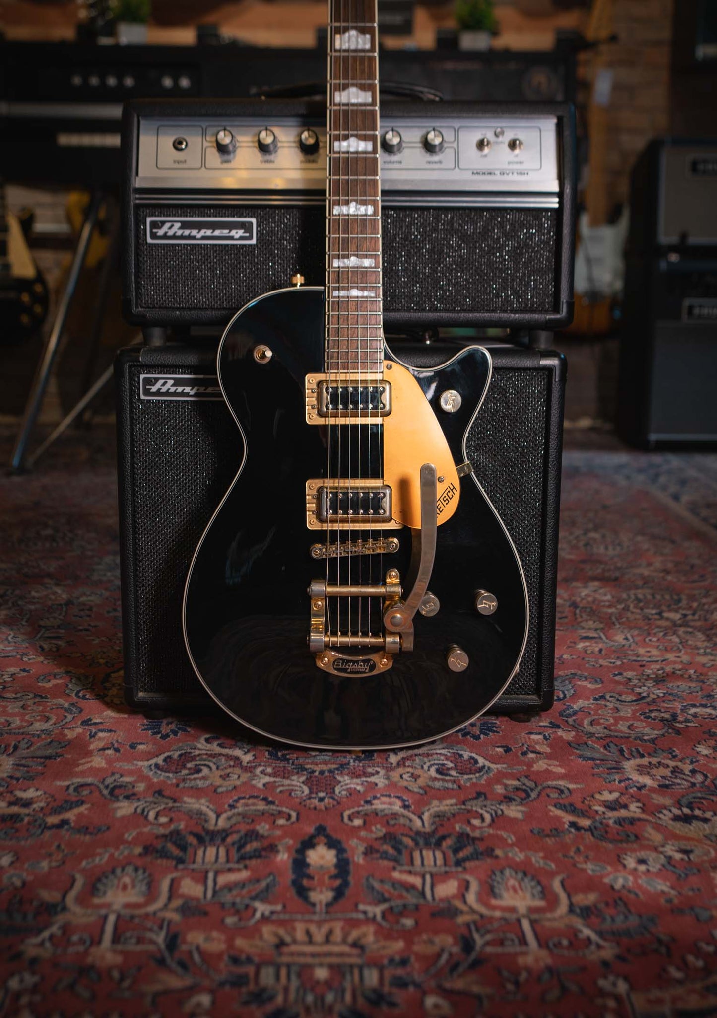Gretsch G5435T-G Limited Electromatic Pro Jet with Bigsby In Black Gold Hardware usada año 2016 (incluye funda) - Guitarra eléctrica