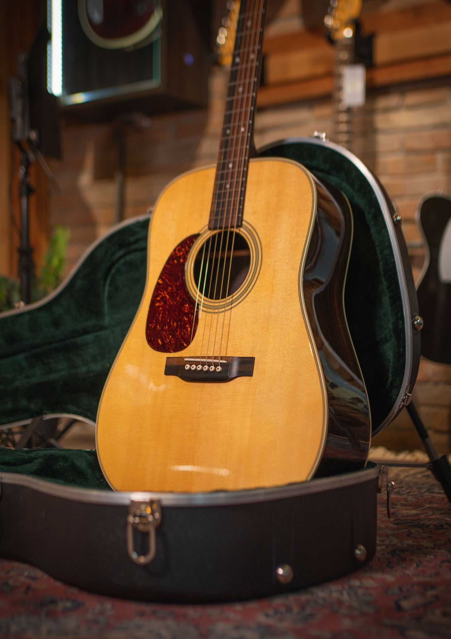 Martin D-28 electroacústica hard case Martin (zurdos) usada año 2020 - Guitarra electroacústica