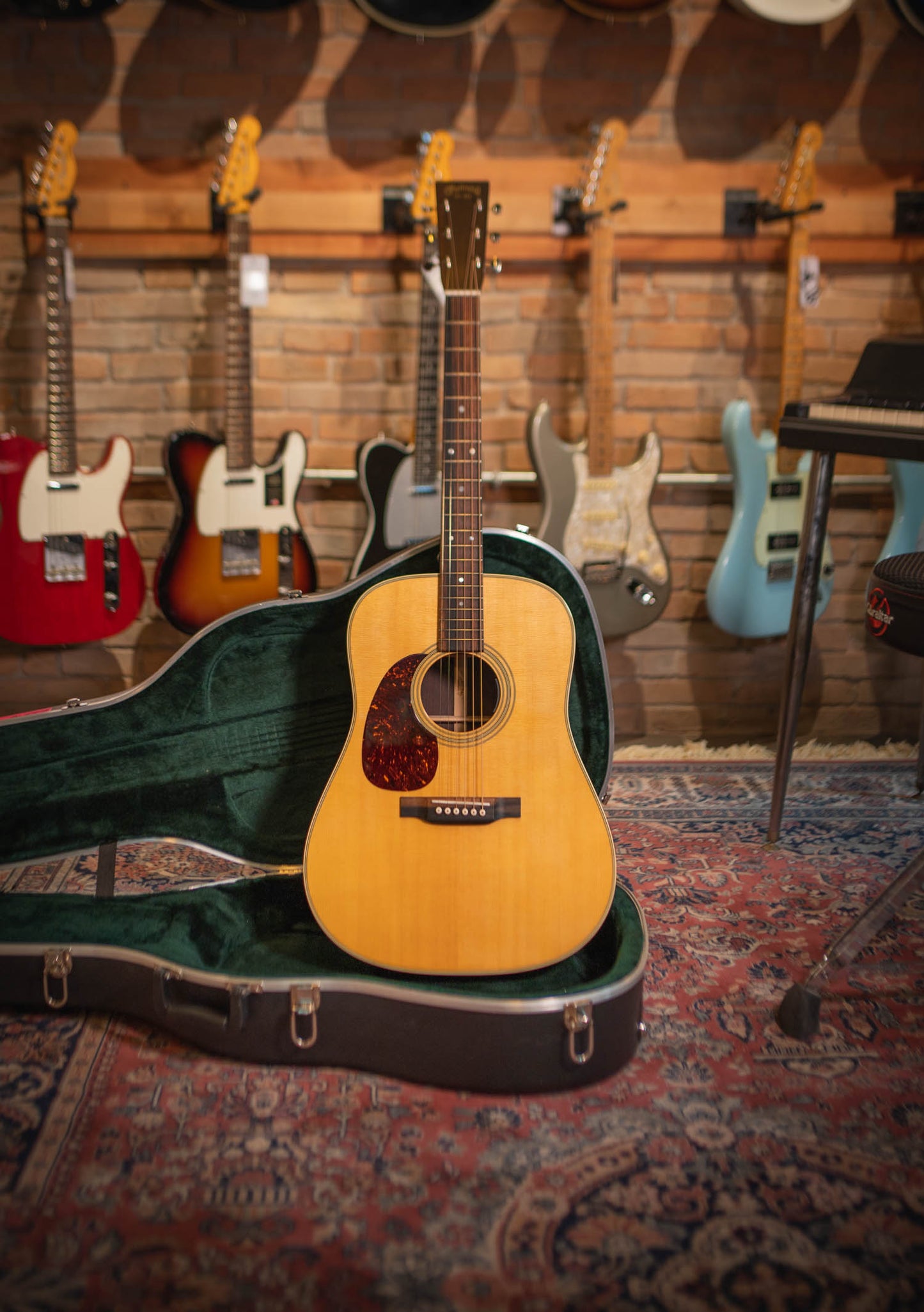 Martin D-28 electroacústica hard case Martin (zurdos) usada año 2020 - Guitarra electroacústica