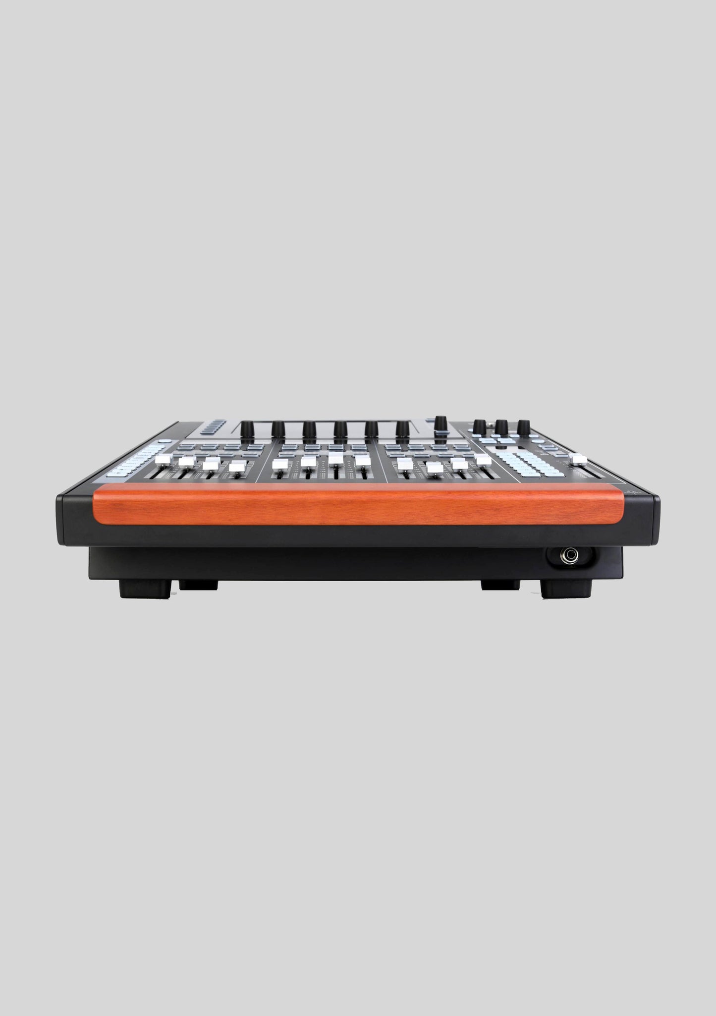 Consola digital Behringer WING Compact - 48 canales