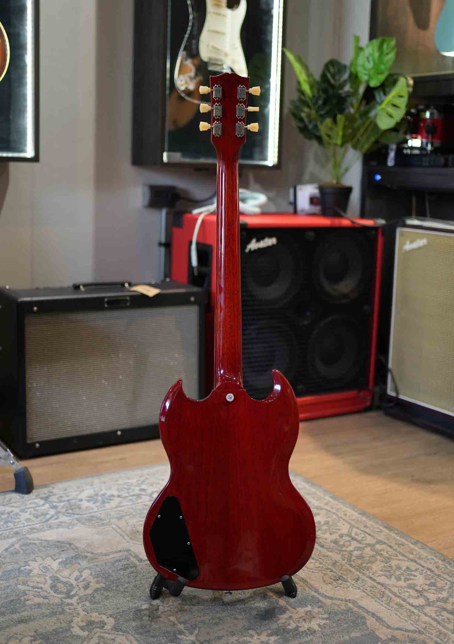 Guitarra eléctrica Gibson SG Standard ´61 Maestro Vibrola Vintage Cherry usada año 2022