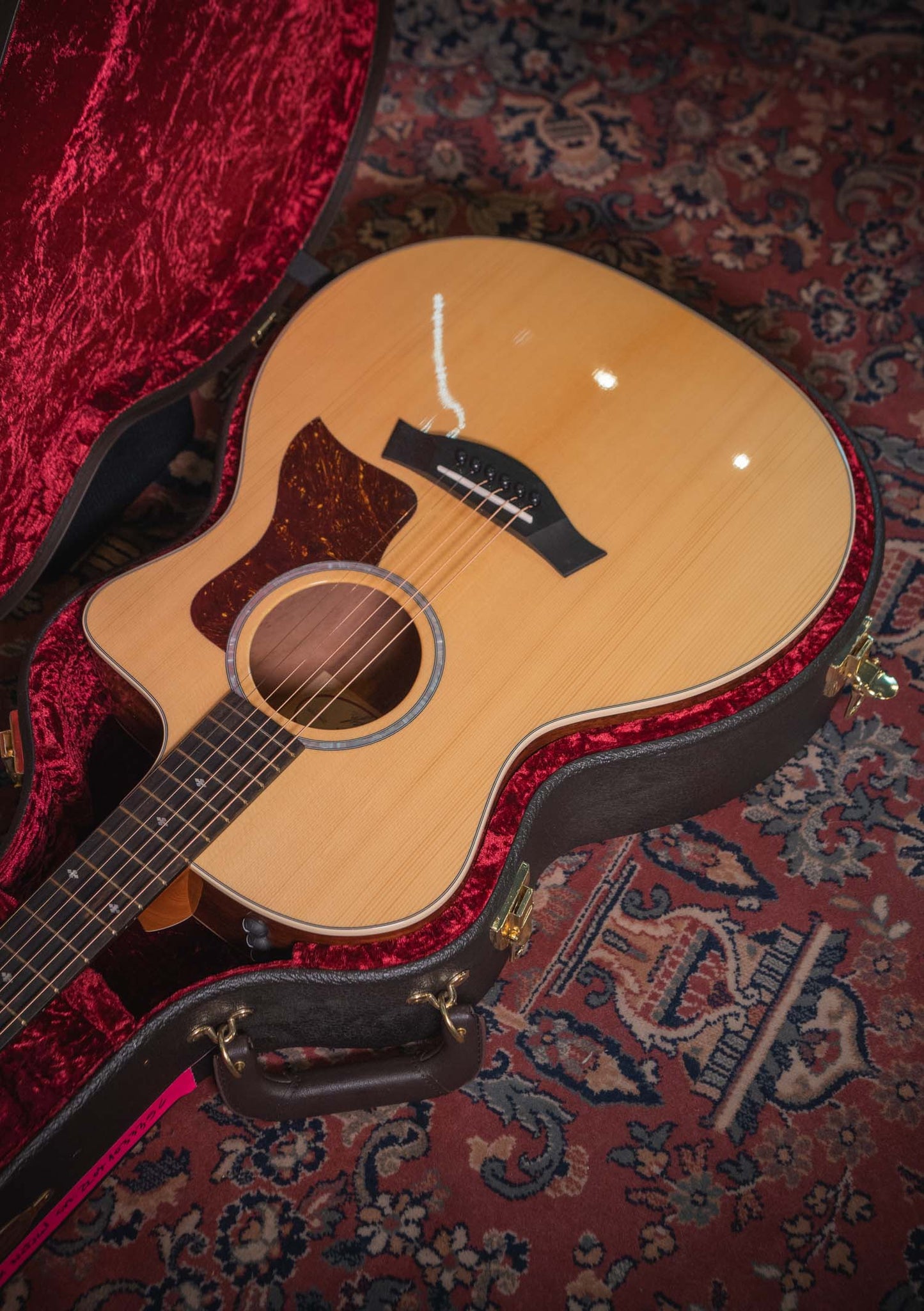 Taylor 214CE-K DLX Natural usada (incluye hardcase) - Guitarra electroacústica