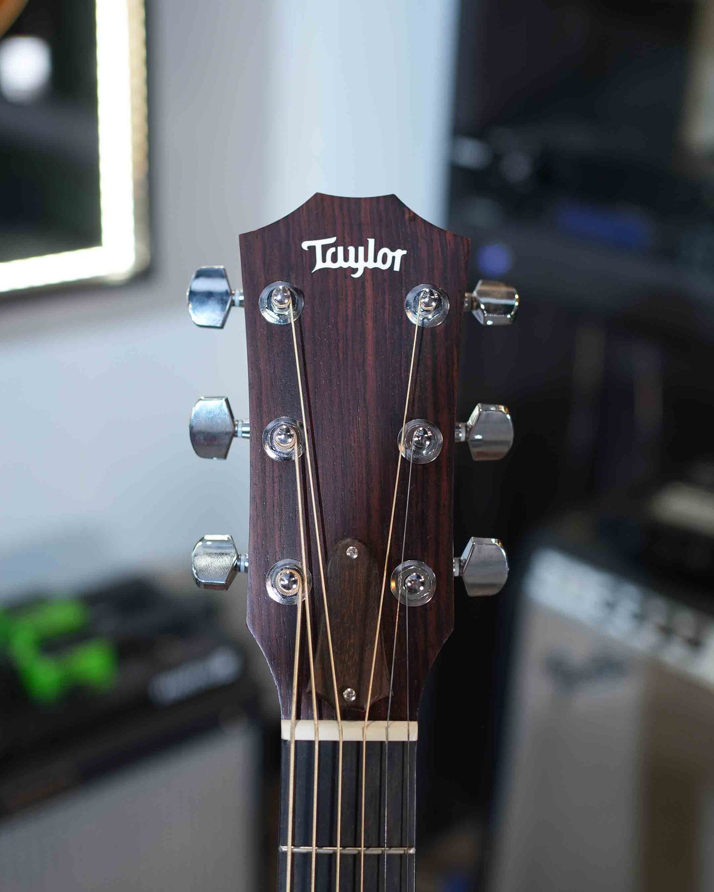 Guitarra electroacústica Taylor 210ce electroacústica usada año 2012