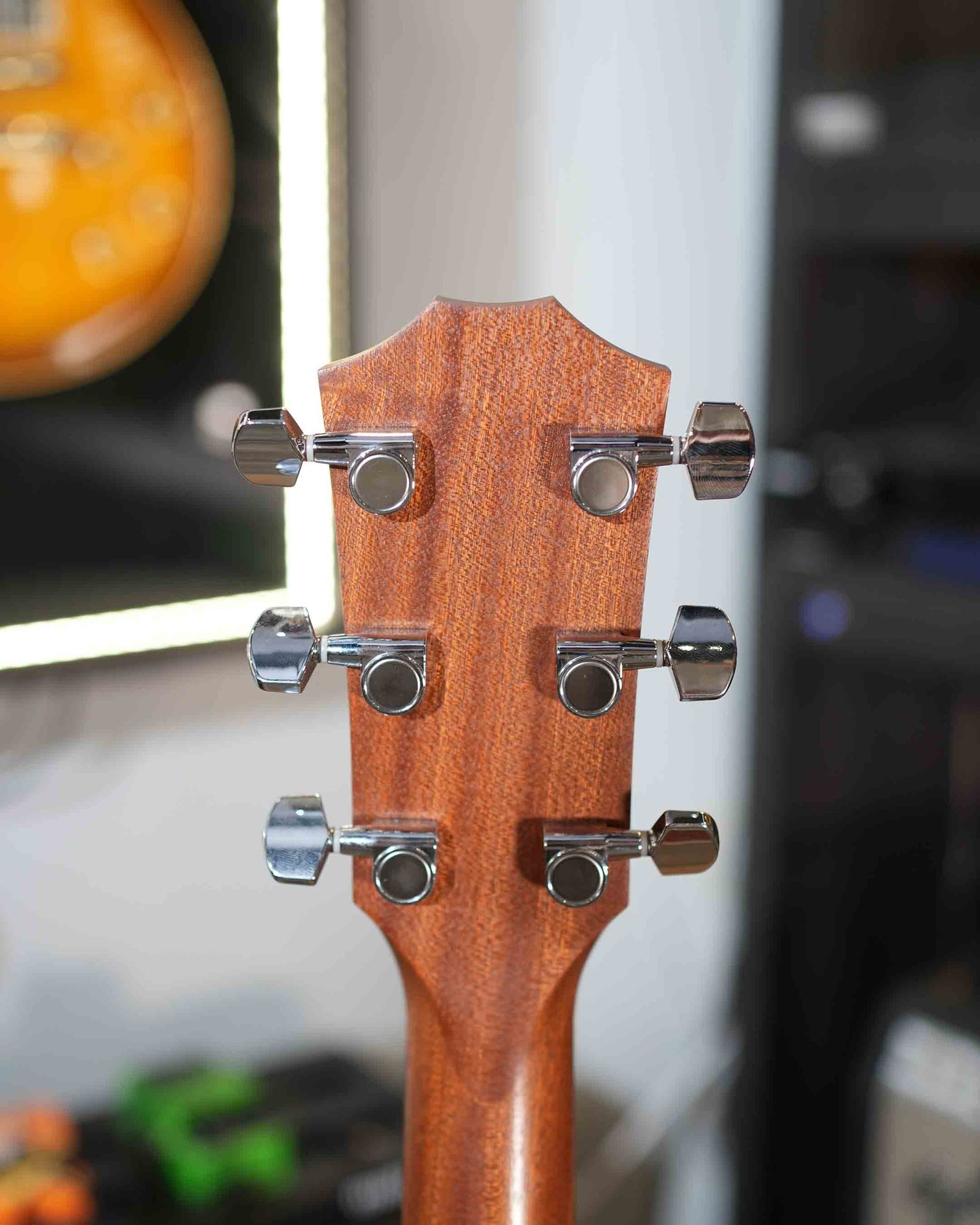 Guitarra electroacústica Taylor 210ce electroacústica usada año 2012