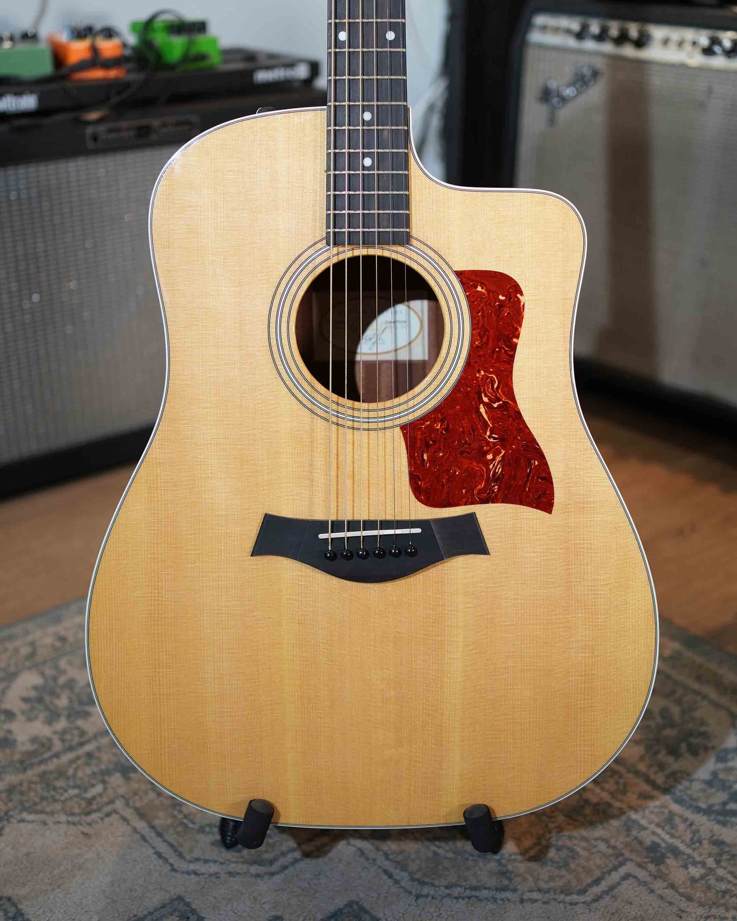Guitarra electroacústica Taylor 210ce electroacústica usada año 2012