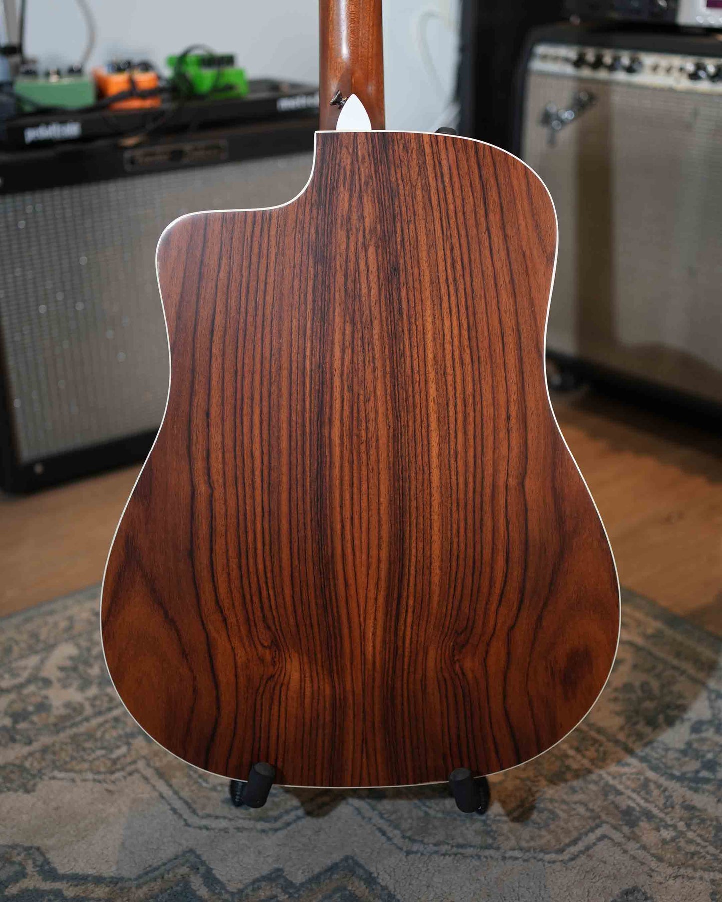 Guitarra electroacústica Taylor 210ce electroacústica usada año 2012