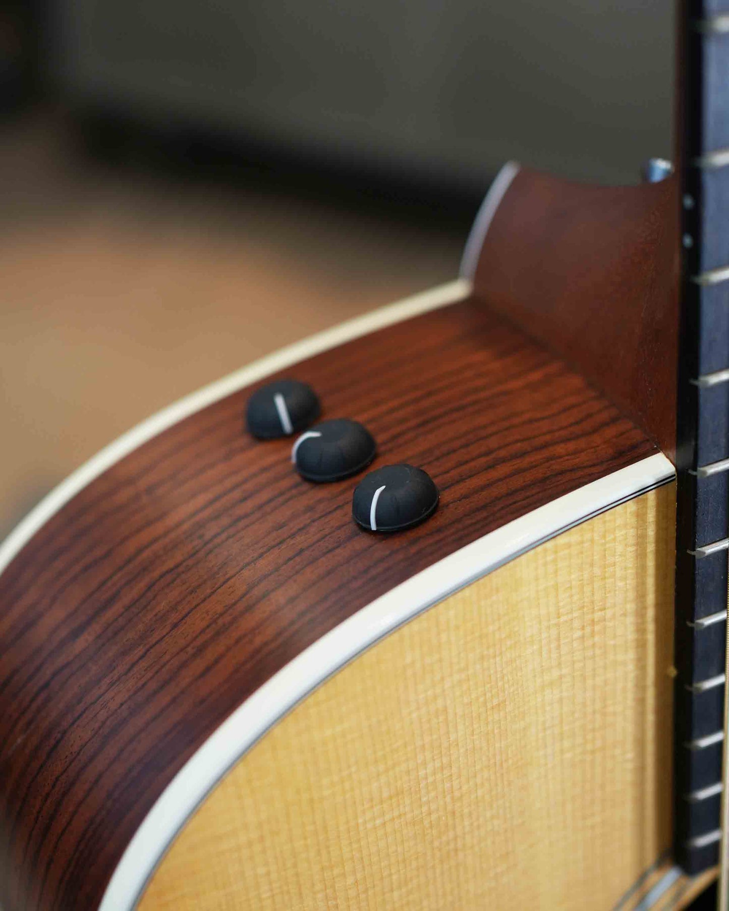 Guitarra electroacústica Taylor 210ce electroacústica usada año 2012
