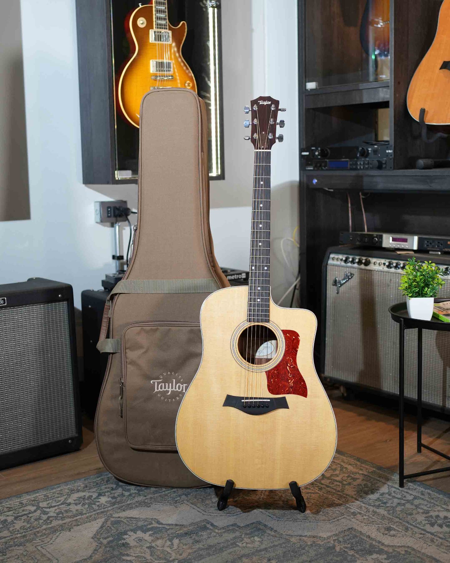 Guitarra electroacústica Taylor 210ce electroacústica usada año 2012