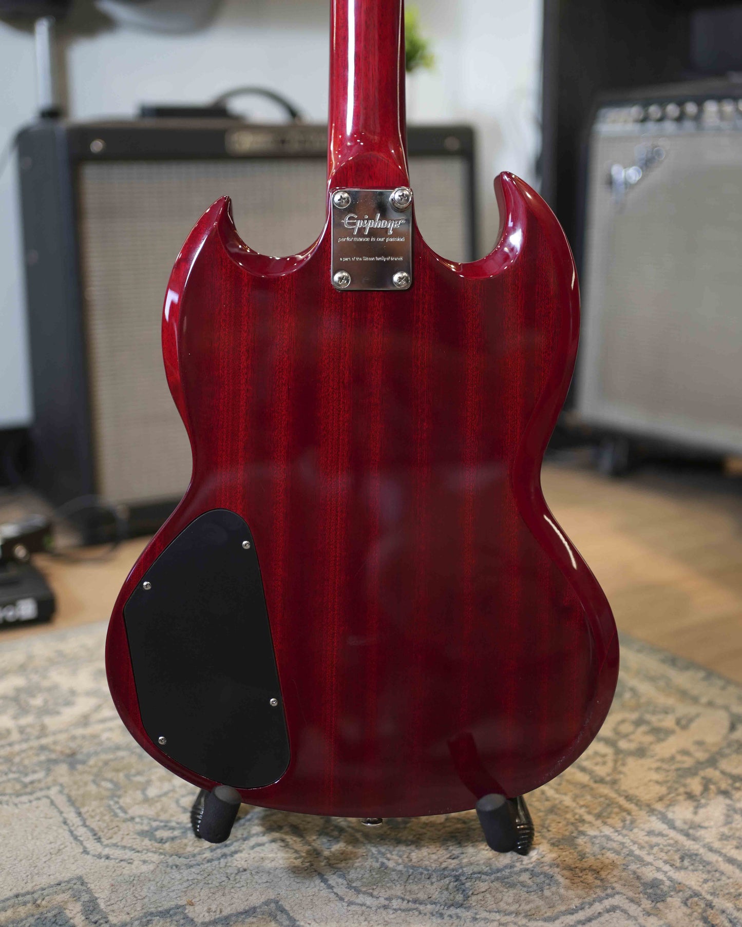Epiphone EB-0 cherry incluye case Epiphone - made in Indonesia (usado) - Bajo eléctrico