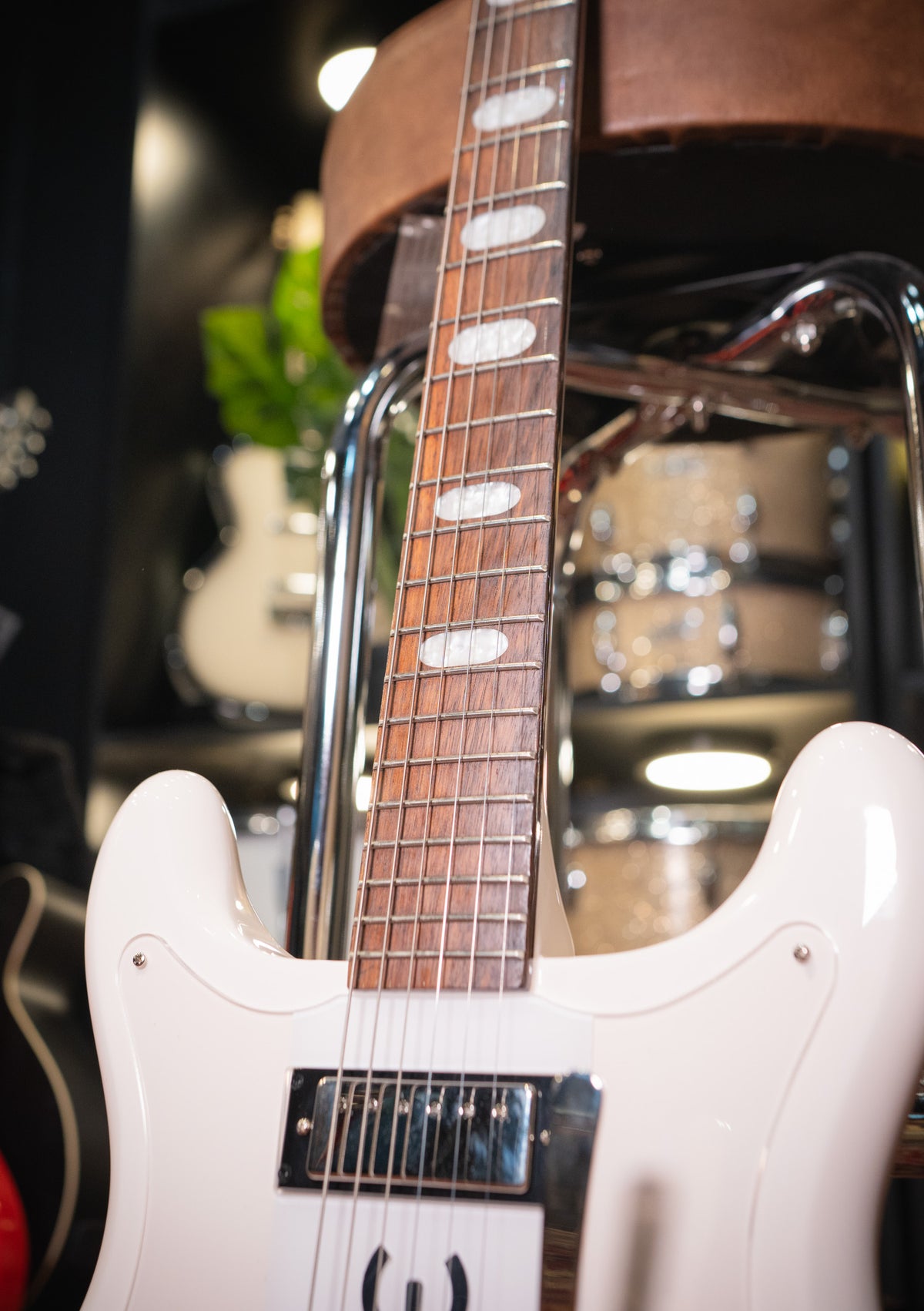 Epiphone Crestwood Custom Alpine White usada año 2022 (incluye funda) - Guitarra eléctrica