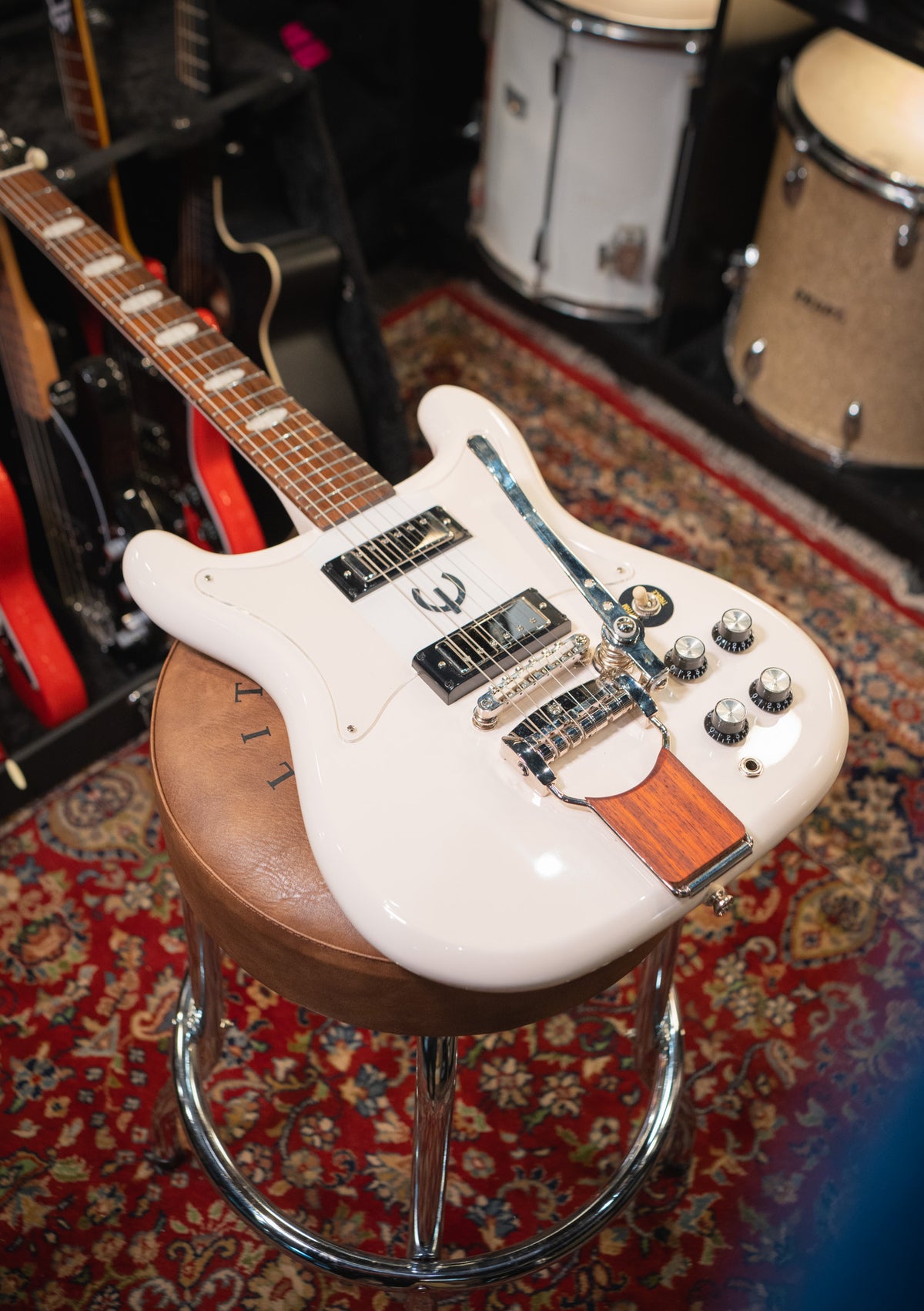 Epiphone Crestwood Custom Alpine White usada año 2022 (incluye funda) - Guitarra eléctrica