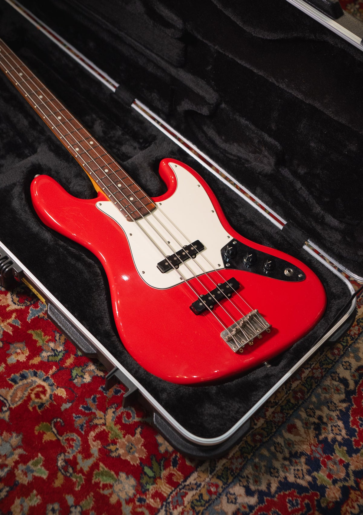 Edwards EJB Torino Red de finales 80's usado (incluye hardcase) - Bajo eléctrico
