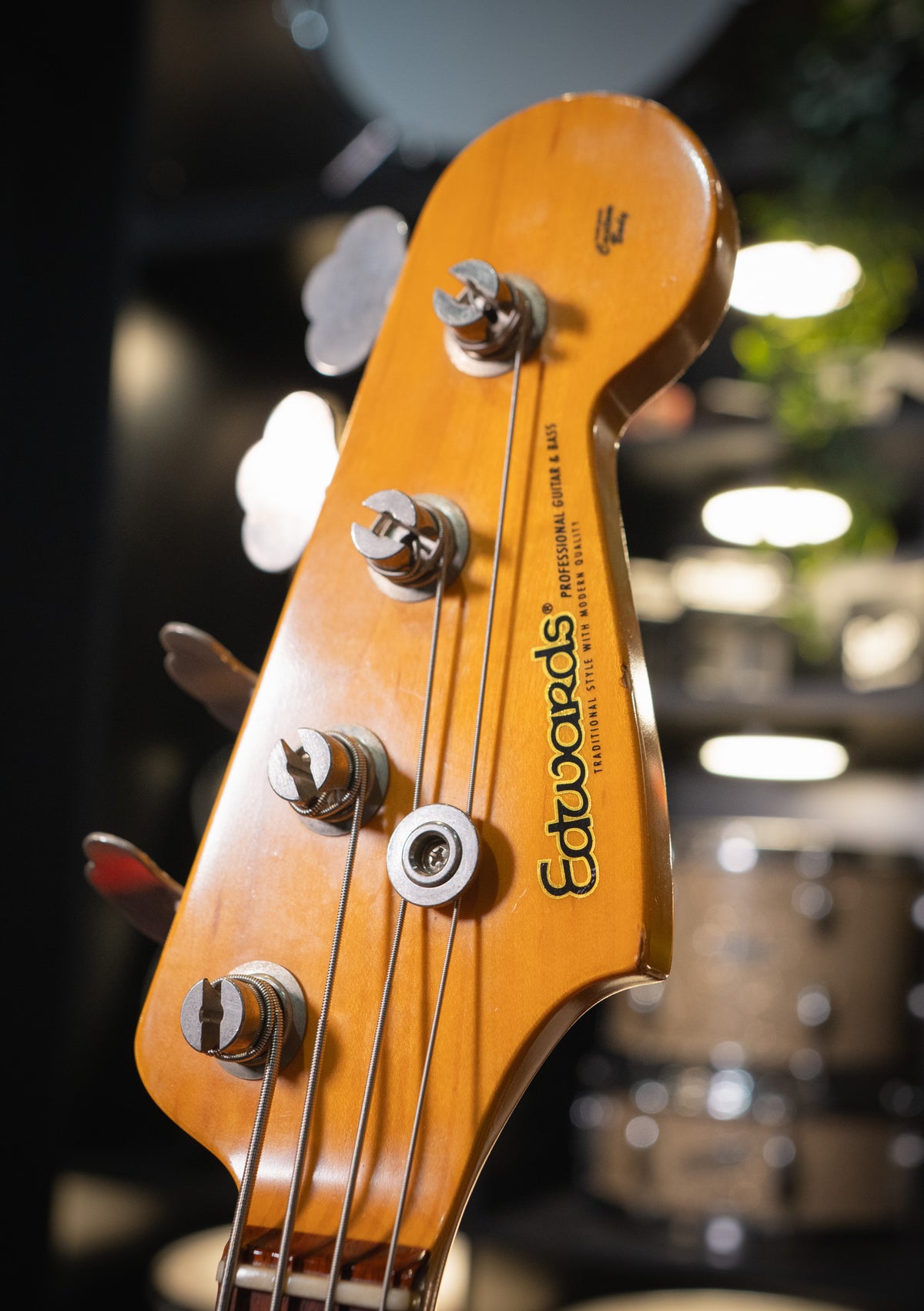 Edwards EJB Torino Red de finales 80's usado (incluye hardcase) - Bajo eléctrico