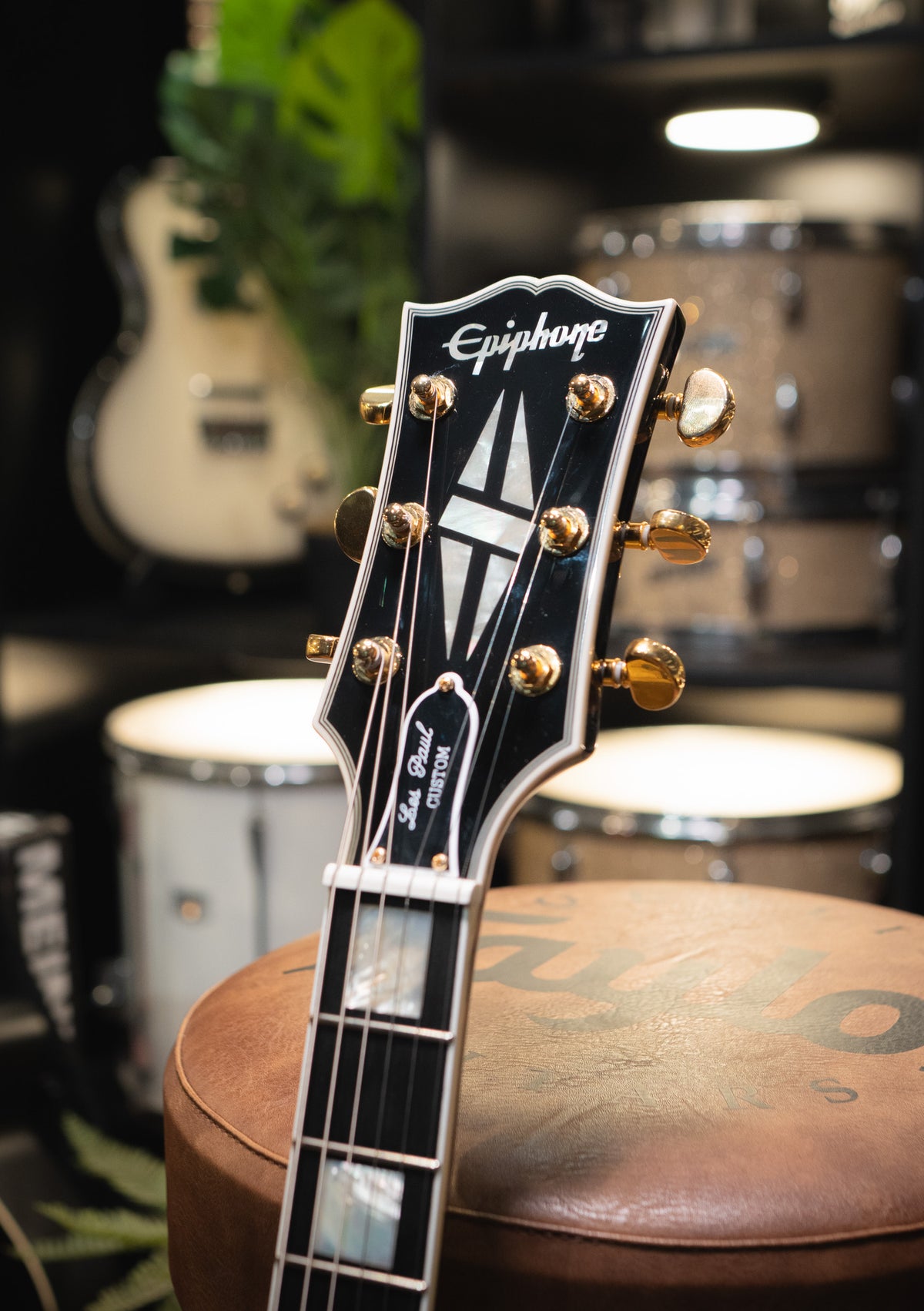 Epiphone Inspired by Gibson Custom Les Paul Ebony semi nuevo año 2024 (incluye hardcase) - Guitarra eléctrica
