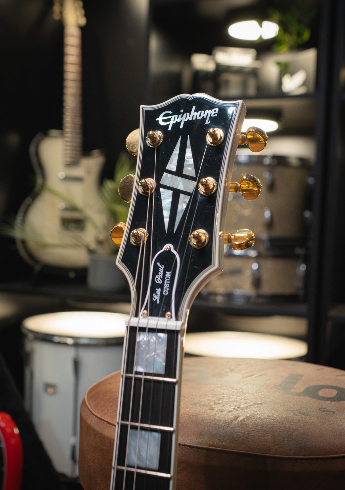 Epiphone Inspired by Gibson Custom Les Paul Alphine White semi nuevo año 2023 (incluye hardcase) - Guitarra eléctrica