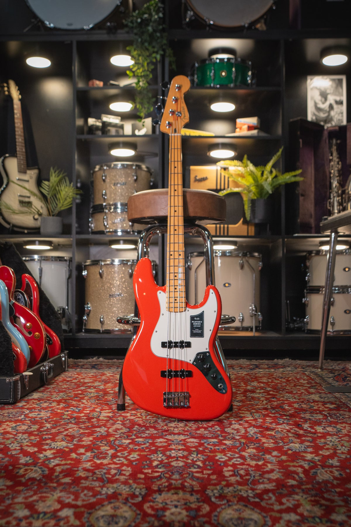 Fender Player II Jazz Bass - Coral Red Maple usado año 2025 (incluye funda) - Bajo eléctrico