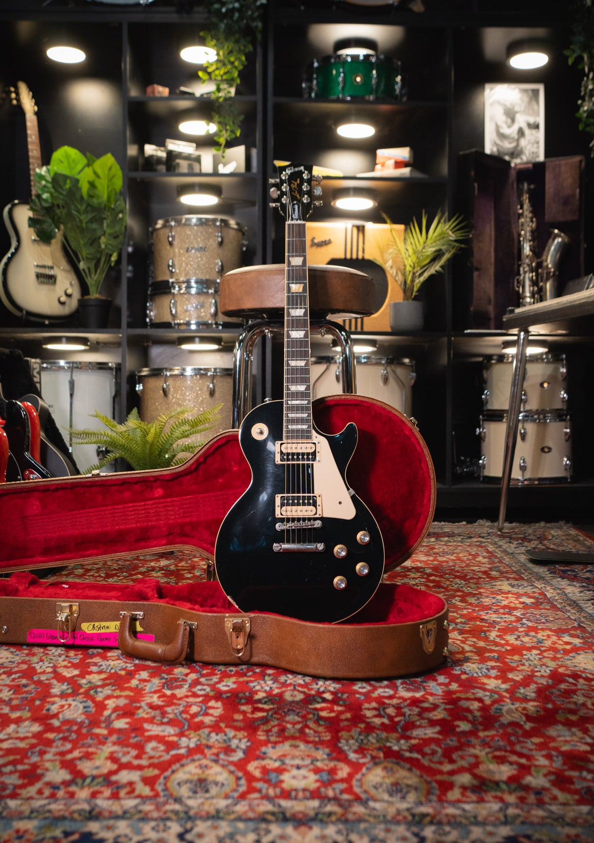 Gibson Classic Ebony Les Paul usada año 2019 (incluye hardcase) - Guitarra eléctrica