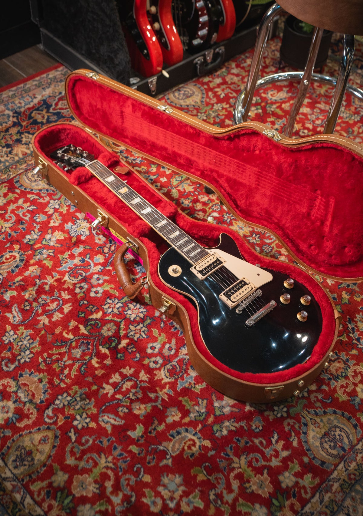 Gibson Classic Ebony Les Paul usada año 2019 (incluye hardcase) - Guitarra eléctrica