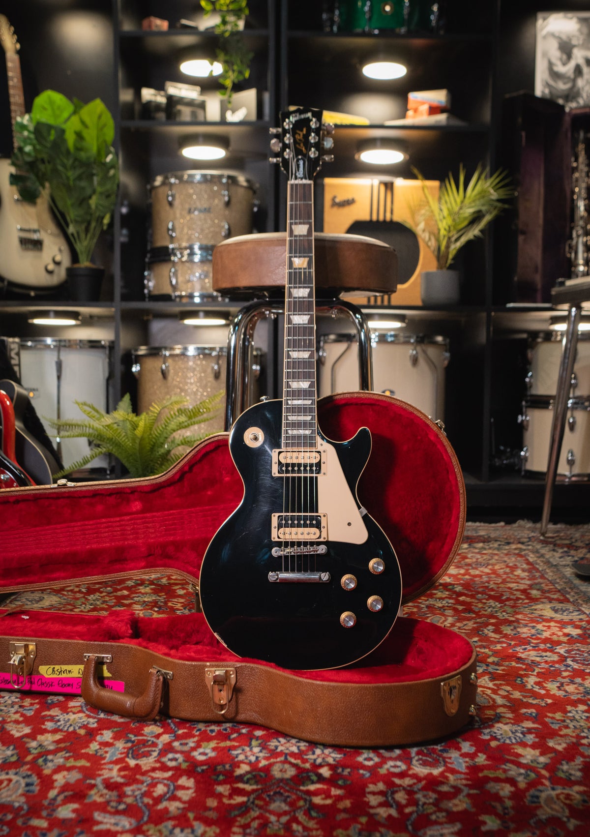 Gibson Classic Ebony Les Paul usada año 2019 (incluye hardcase) - Guitarra eléctrica