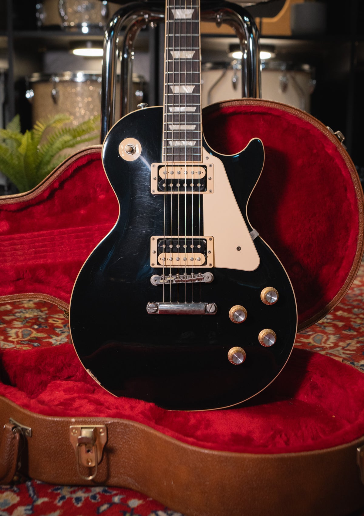 Gibson Classic Ebony Les Paul usada año 2019 (incluye hardcase) - Guitarra eléctrica