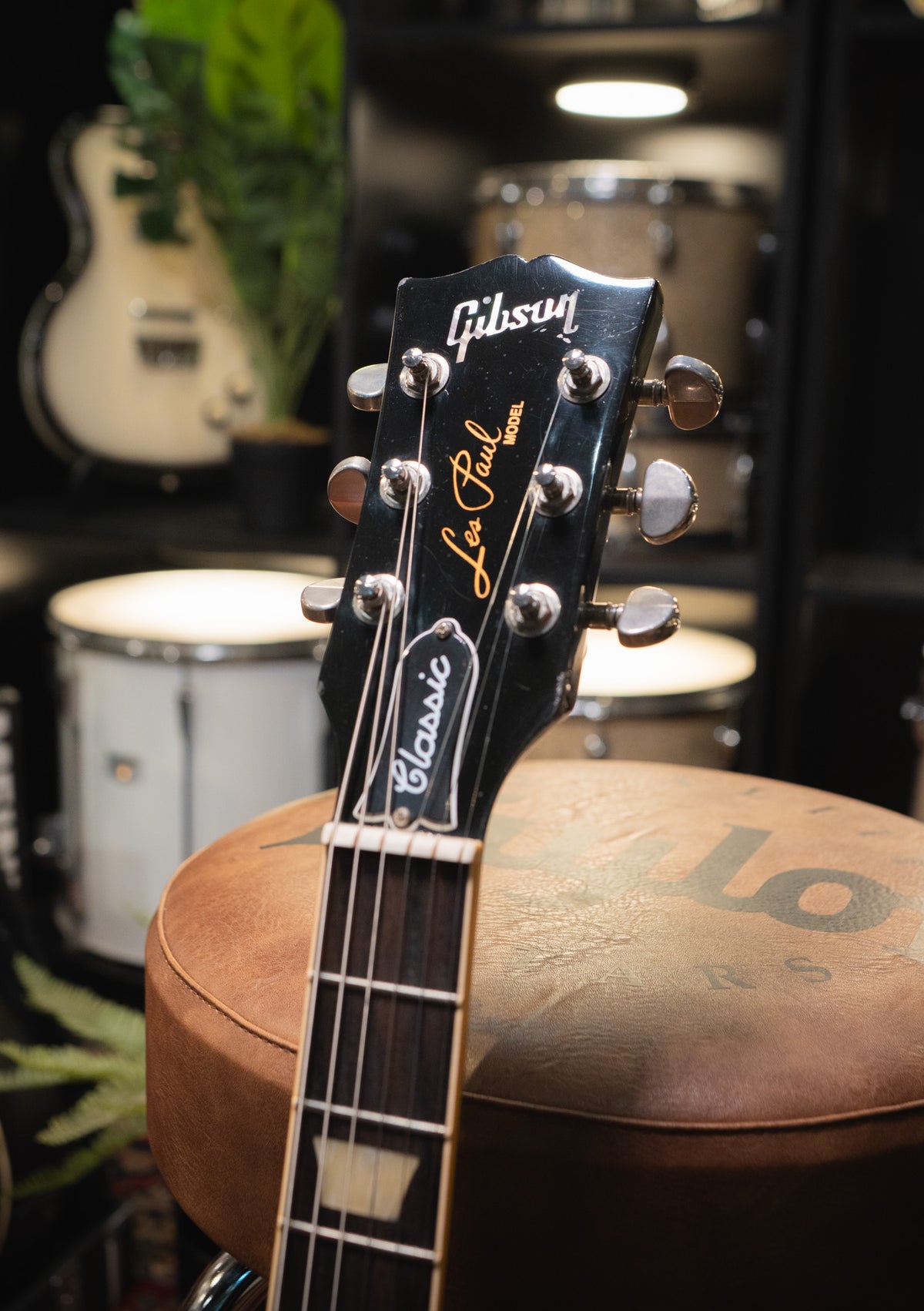 Gibson Classic Ebony Les Paul usada año 2019 (incluye hardcase) - Guitarra eléctrica