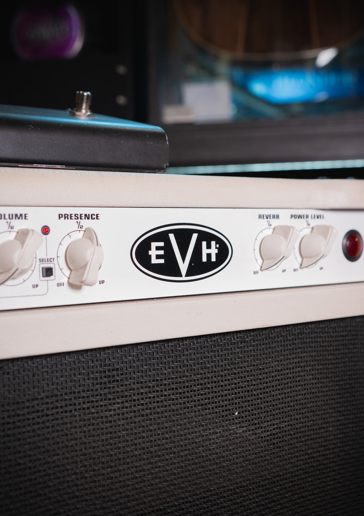 EVH 5150III 2x12 50 watts Tube Combo Ivory Made in USA usado - Amplificador de guitarra eléctrica