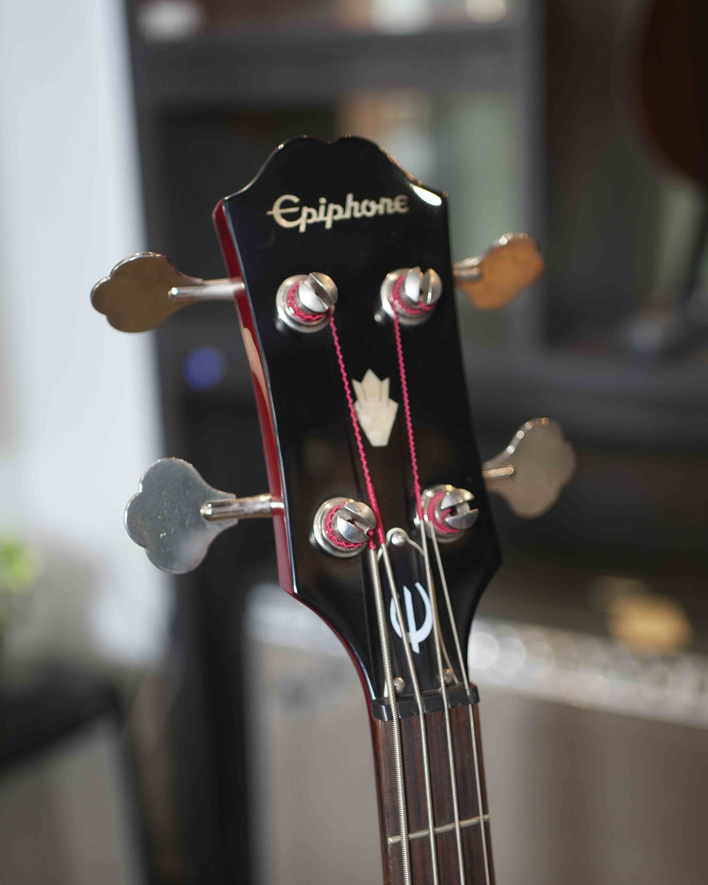 Epiphone EB-0 cherry incluye case Epiphone - made in Indonesia (usado) - Bajo eléctrico