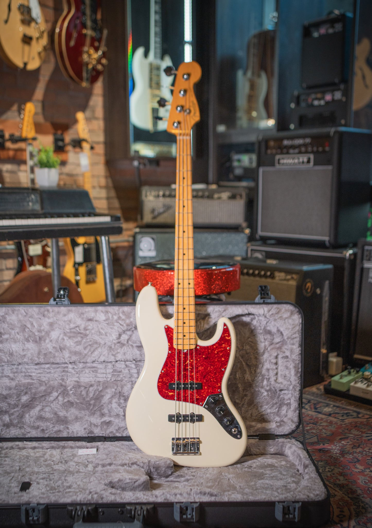 Fender American Professional II Jazz Bass Olympic White usado año 2020 (incluye hardcase) - Bajo eléctrico
