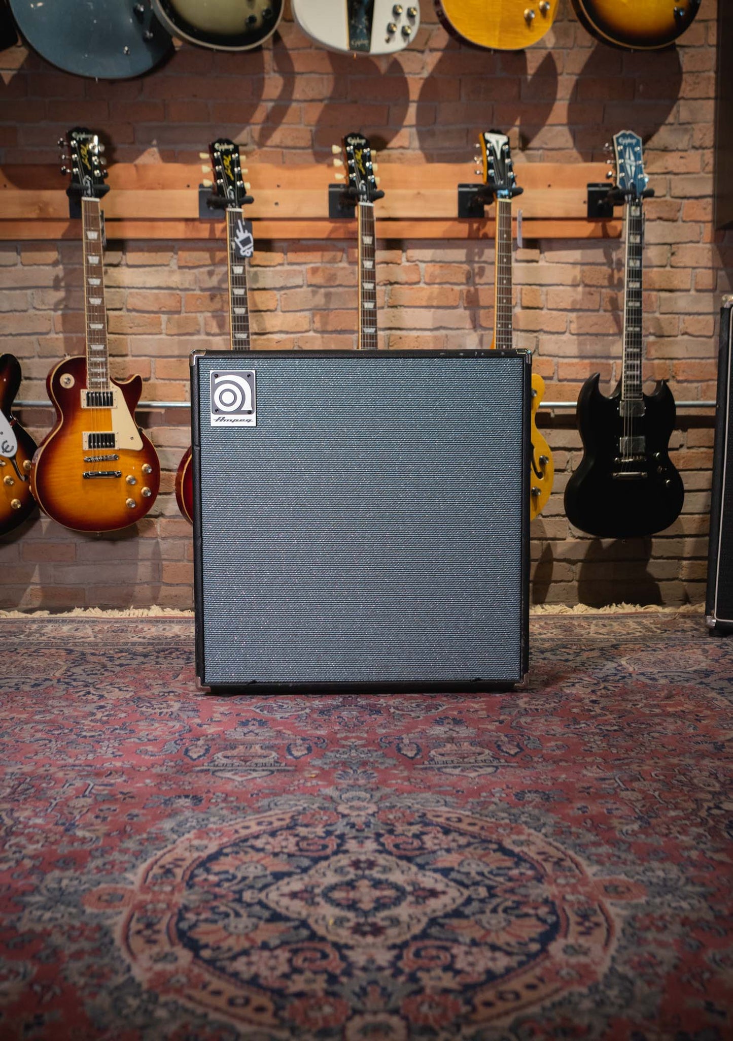 Ampeg SVT 212AV 4 omhs usado - Gabinete de bajo