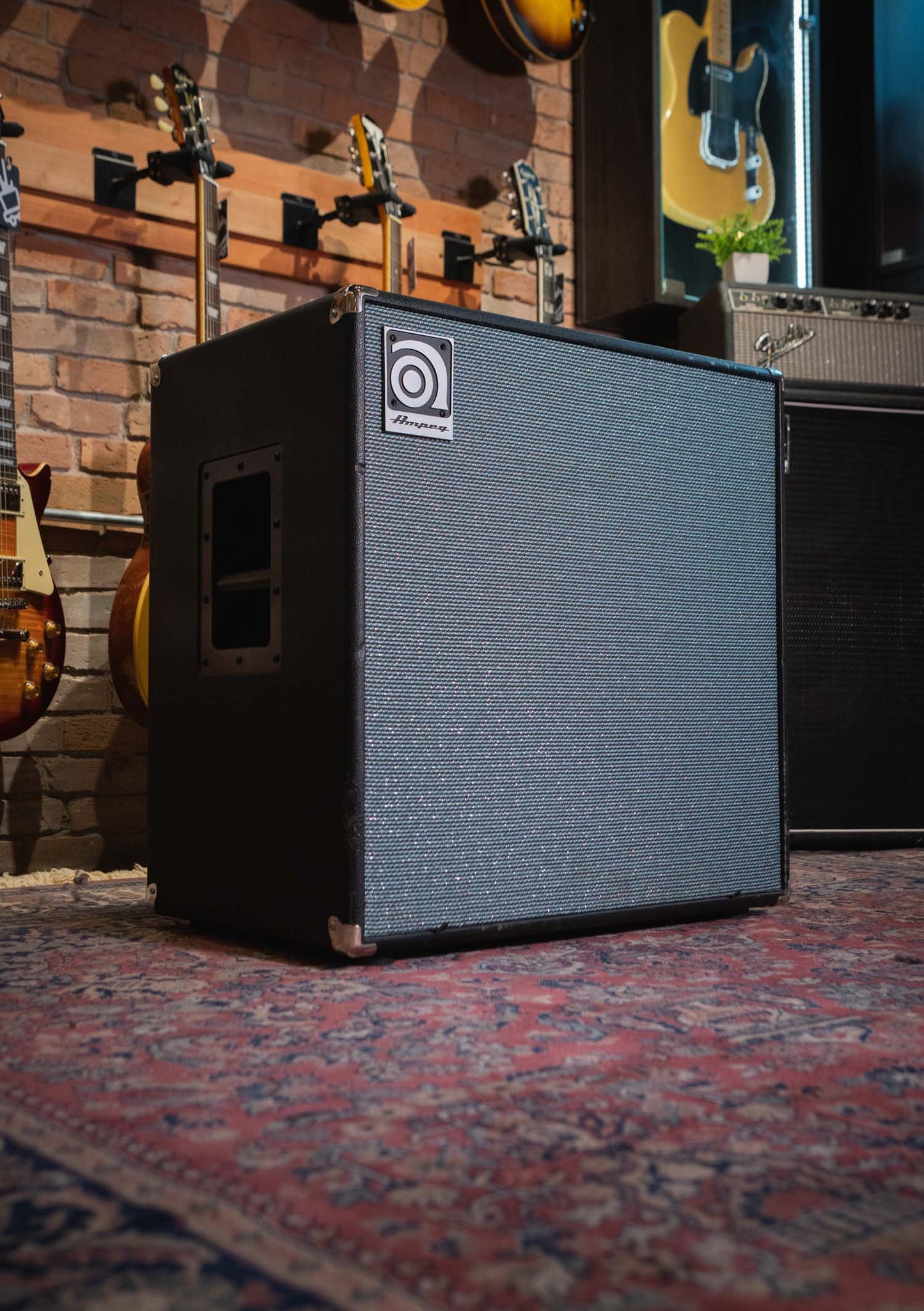 Ampeg SVT 212AV 4 omhs usado - Gabinete de bajo