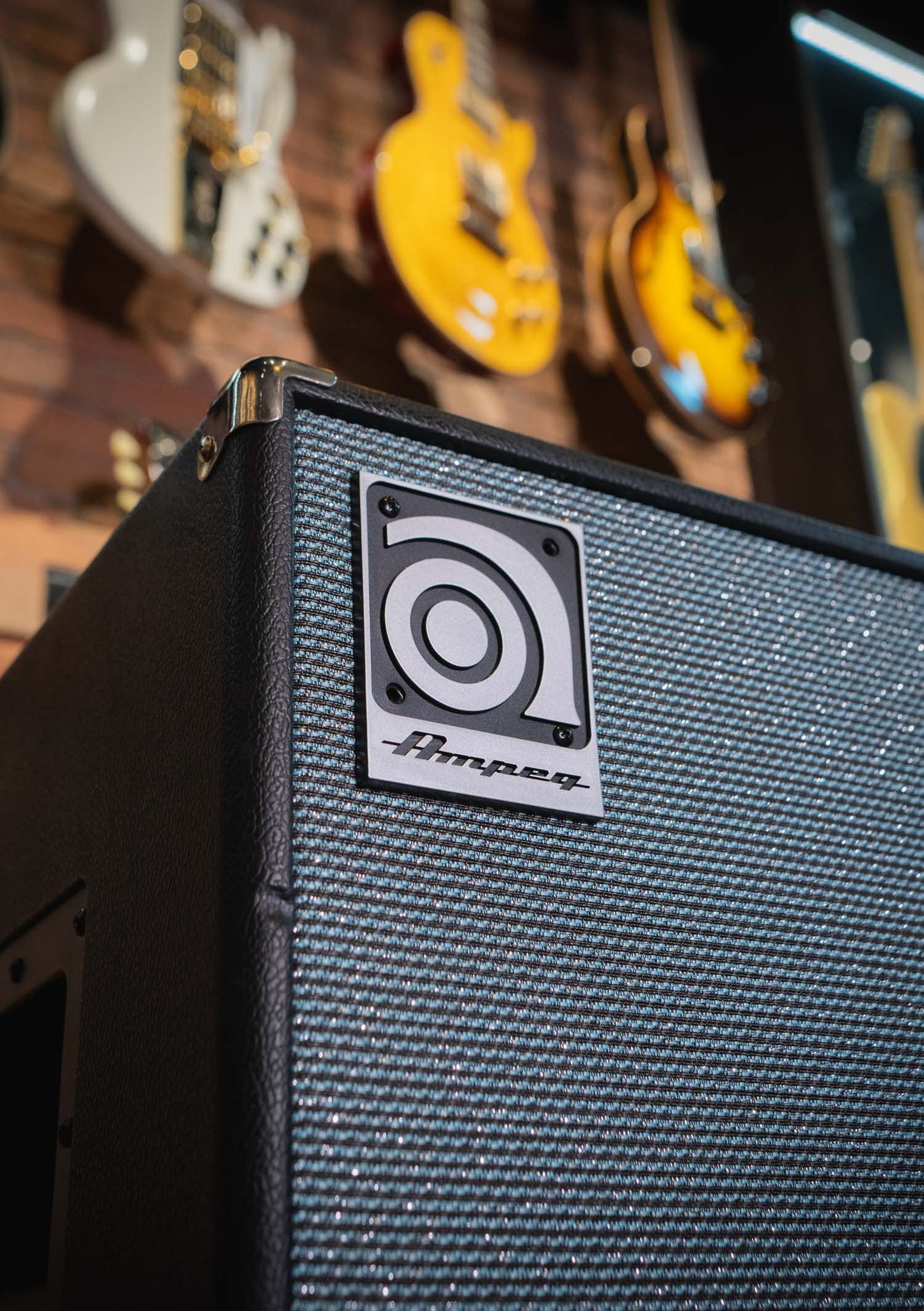 Ampeg SVT 212AV 4 omhs usado - Gabinete de bajo