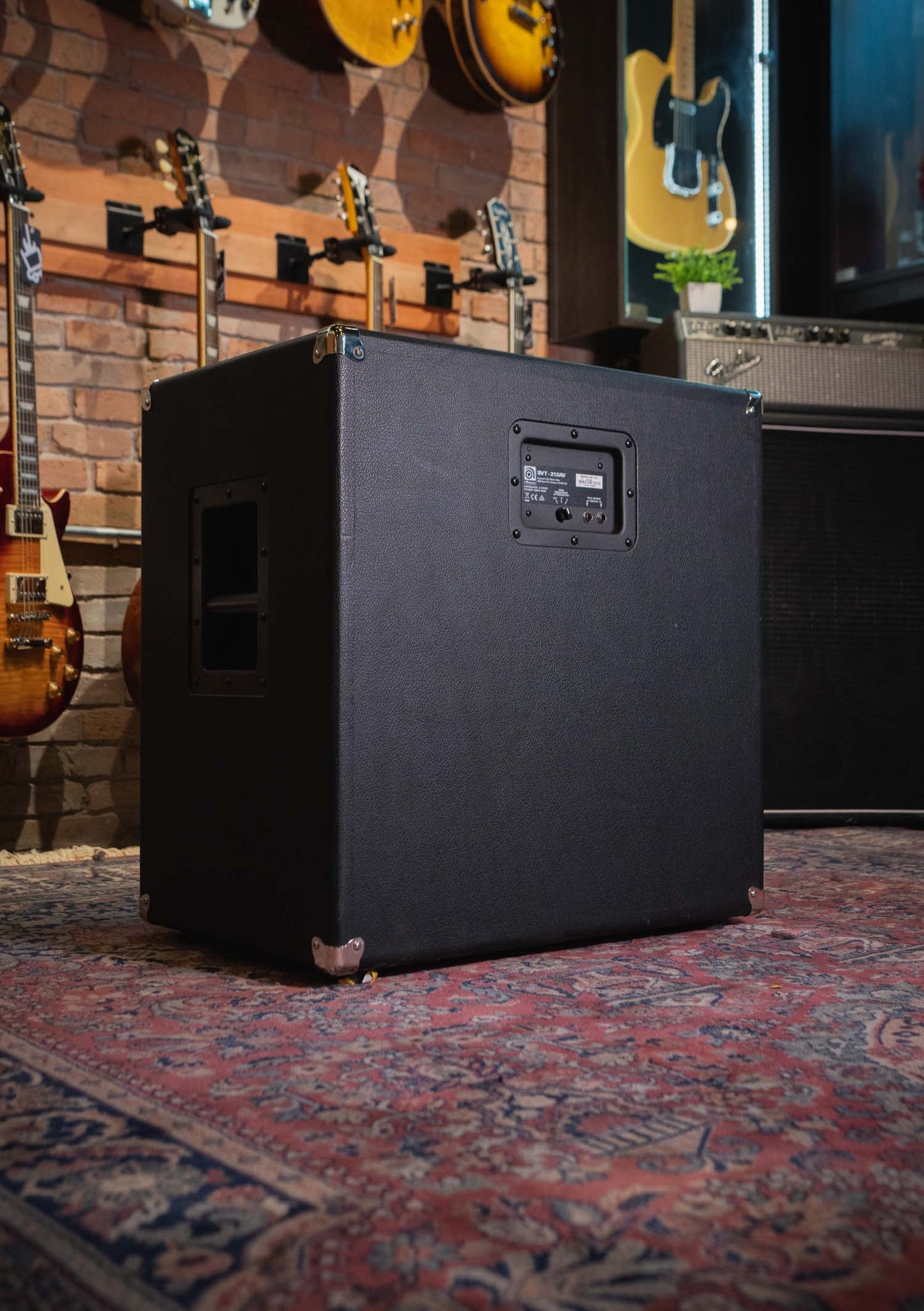 Ampeg SVT 212AV 4 omhs usado - Gabinete de bajo