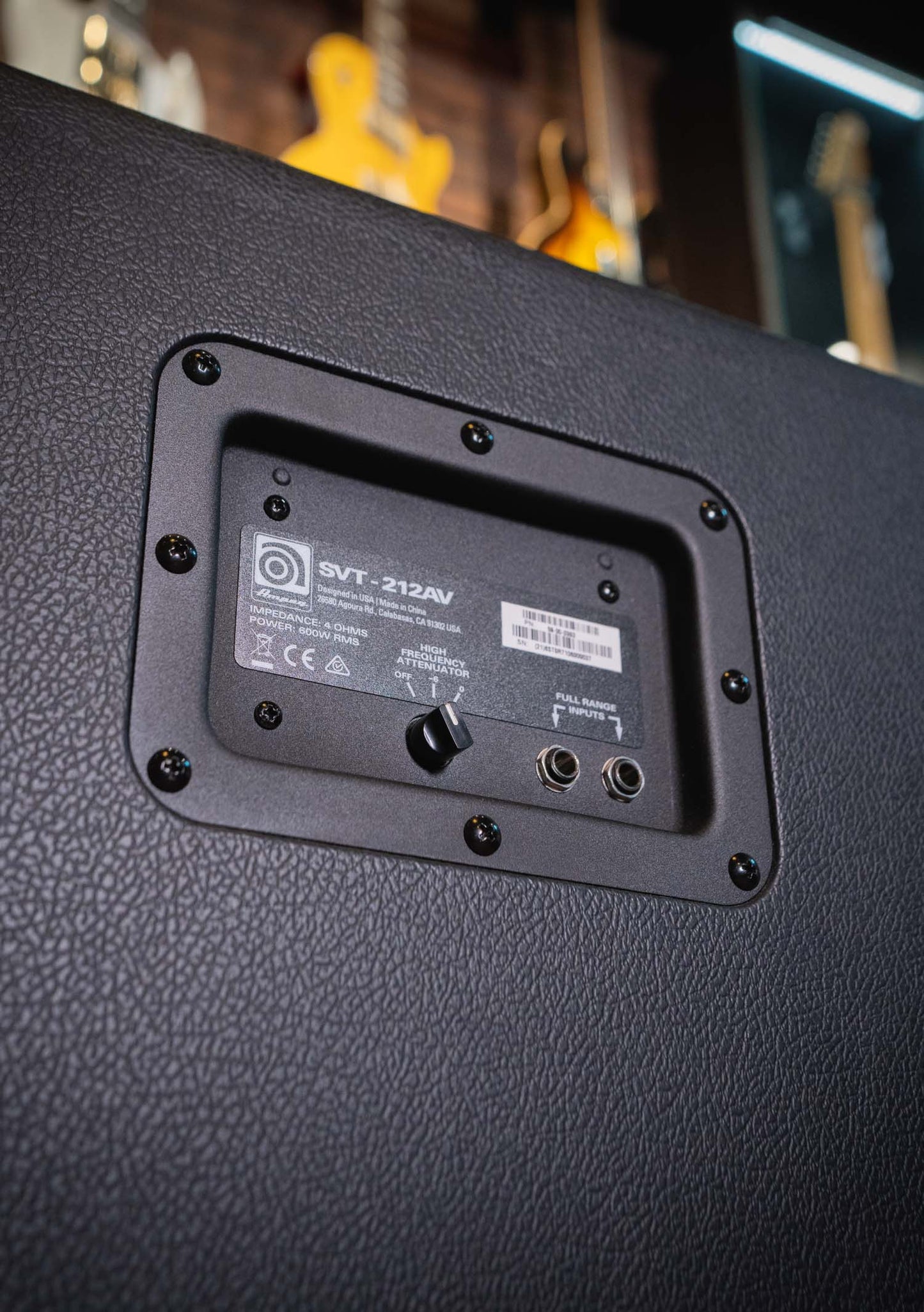 Ampeg SVT 212AV 4 omhs usado - Gabinete de bajo