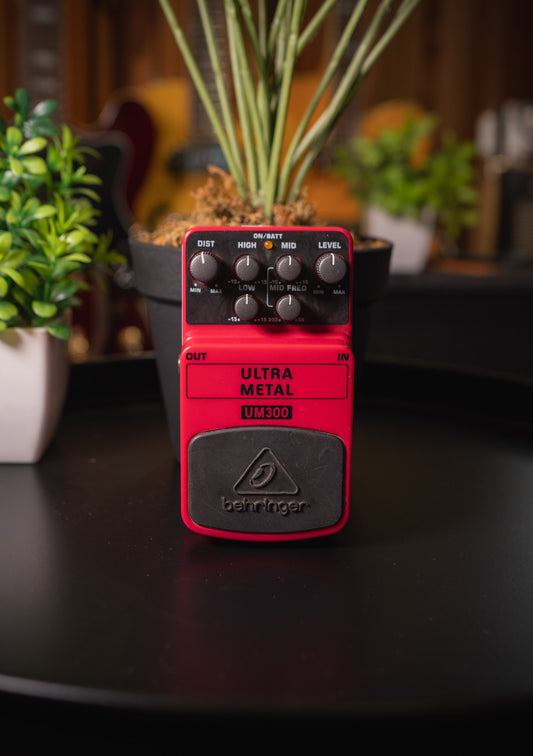 Pedal Efecto Behringer UM300 Ultra Metal usado