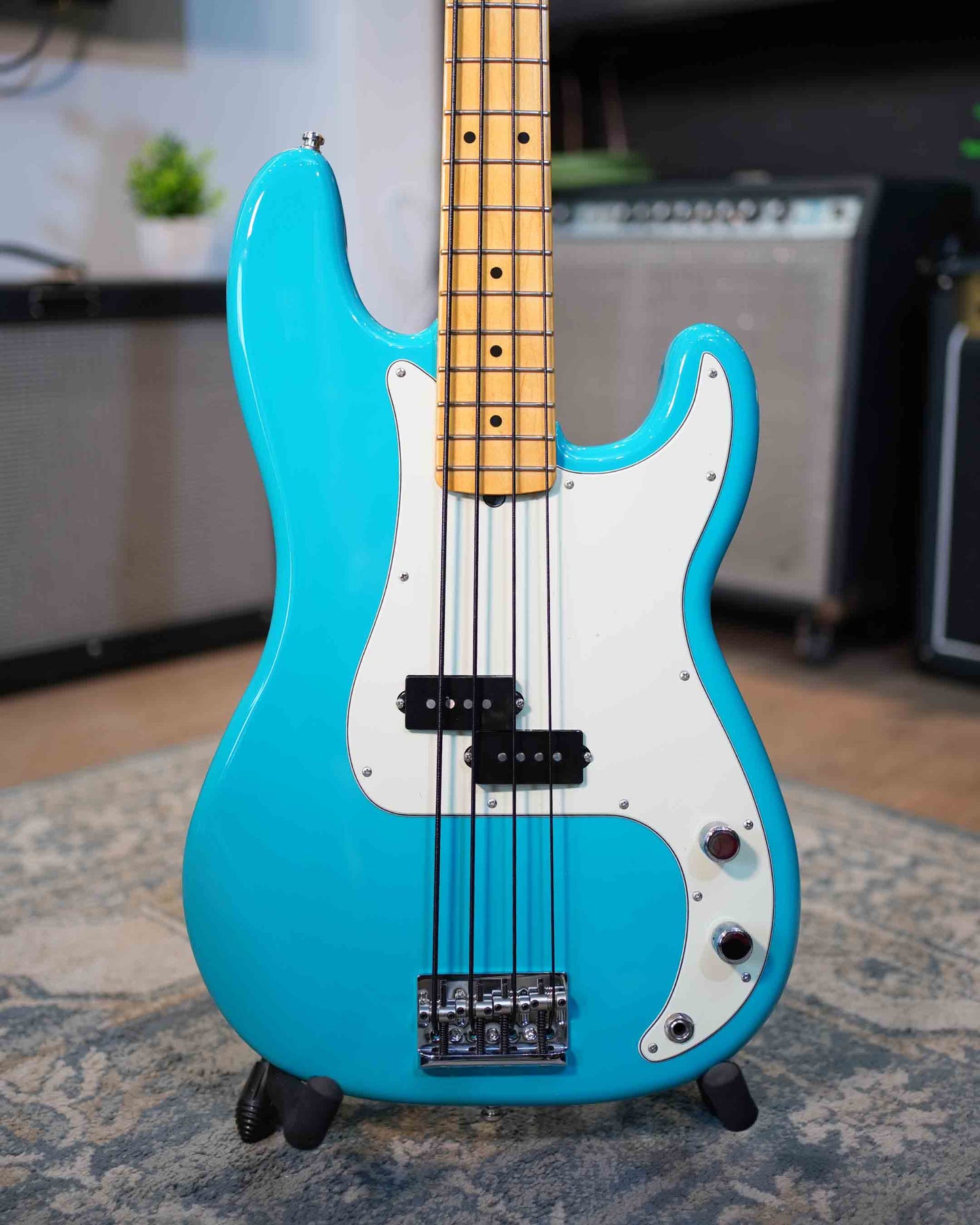 Fender American Professional II Precision Bass Miami Blue usado año 2021 - Bajo eléctrico