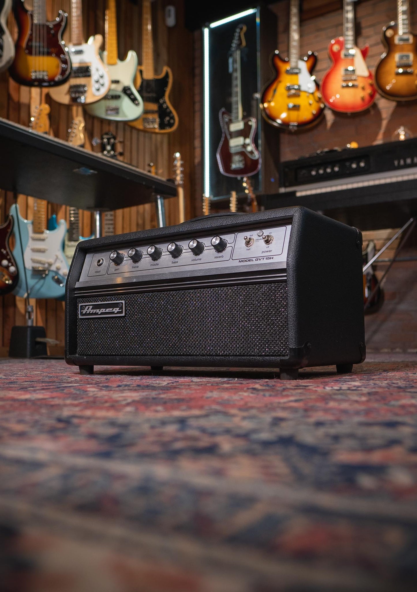 Cabezal Ampeg GVT-15H usado